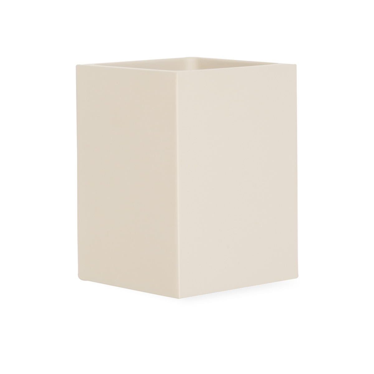 Defined by its confident, minimalistic design that exudes luxuriousness, this collection is perfect for complementing any bathroom or kitchen countertop.