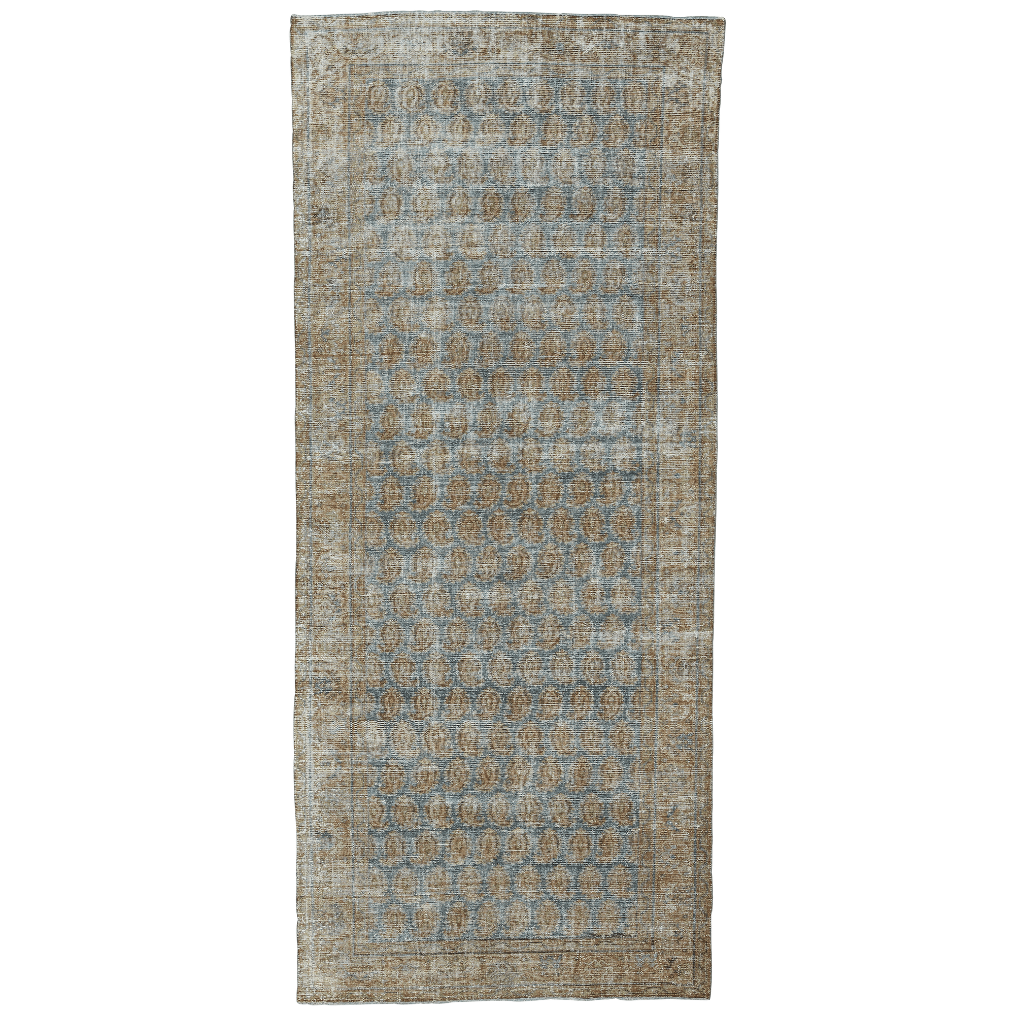 For generations, Elte has worked with expert local rug pickers throughout Morocco, Iran, Turkey and Europe to source vintage and antique rugs.