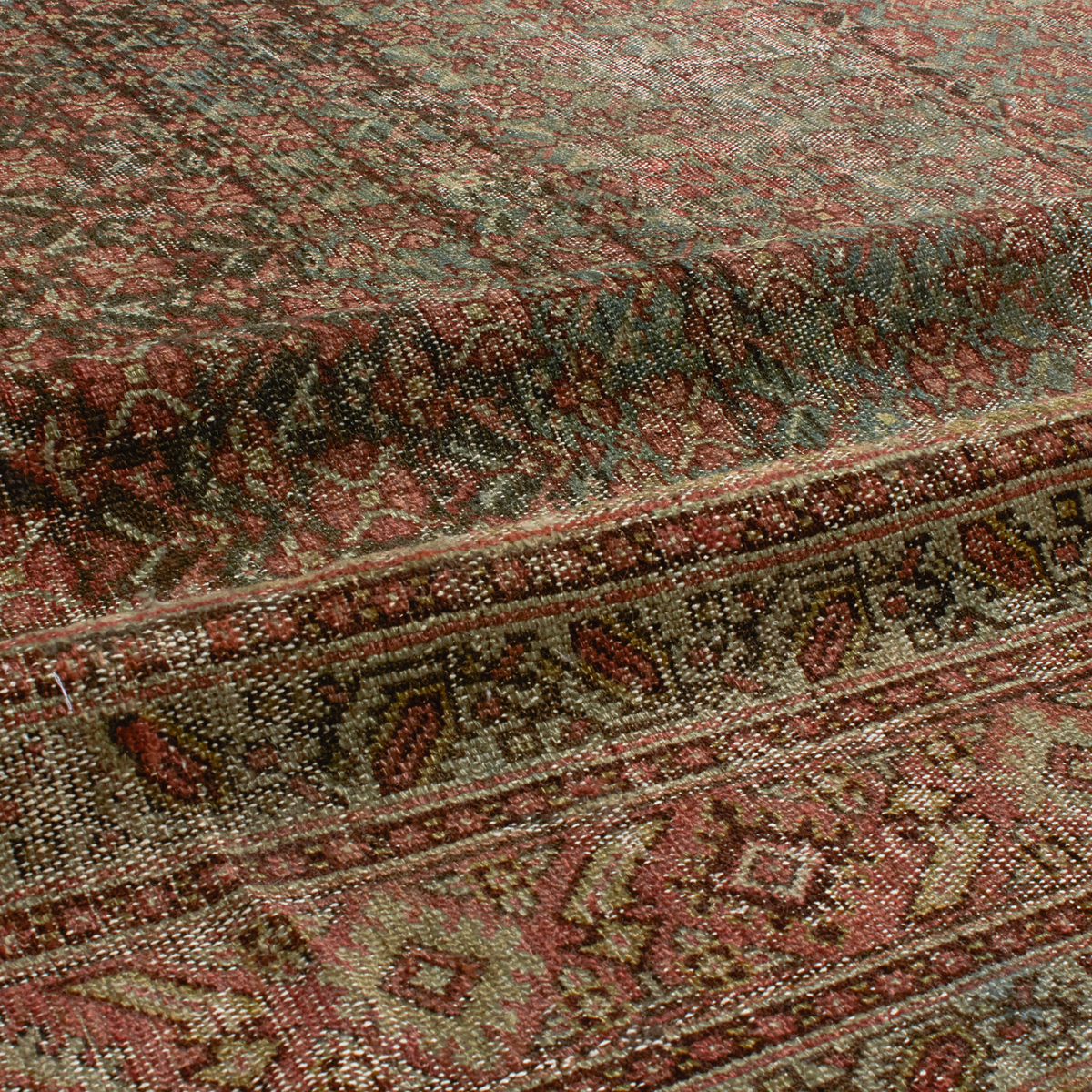 For generations, Elte has worked with expert local rug pickers throughout Morocco, Iran, Turkey and Europe to source vintage and antique rugs.