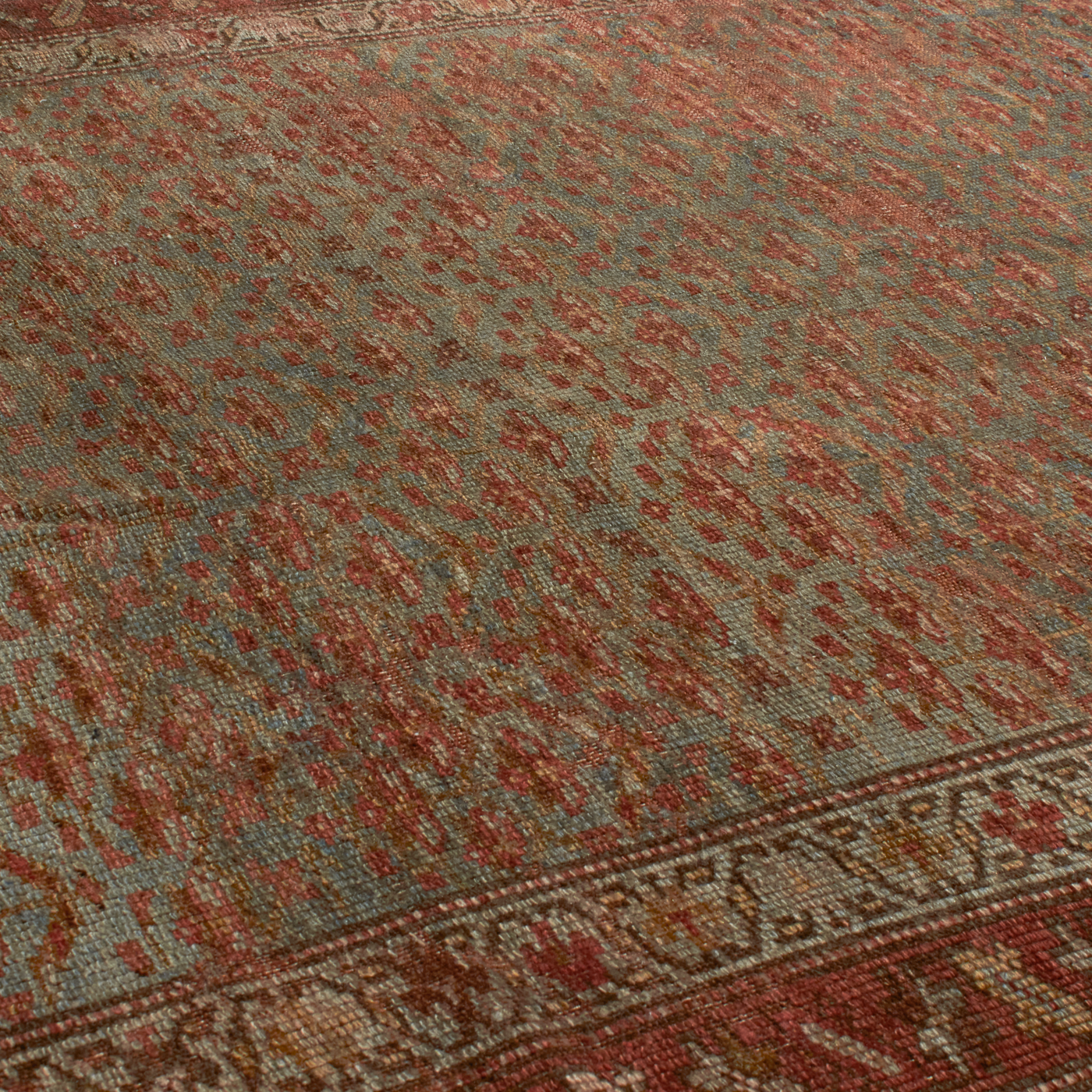 For generations, Elte has worked with expert local rug pickers throughout Morocco, Iran, Turkey and Europe to source vintage and antique rugs.