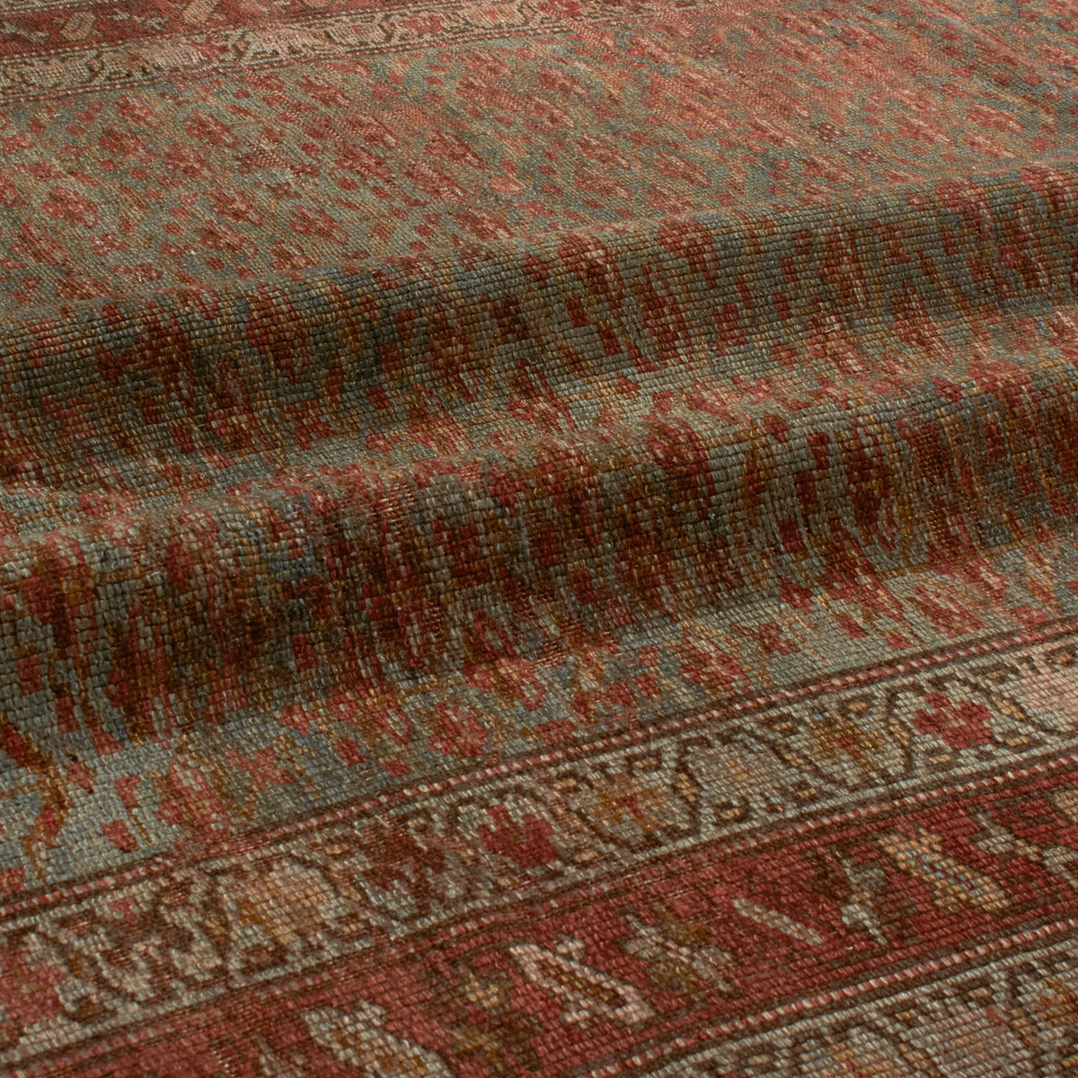 For generations, Elte has worked with expert local rug pickers throughout Morocco, Iran, Turkey and Europe to source vintage and antique rugs.