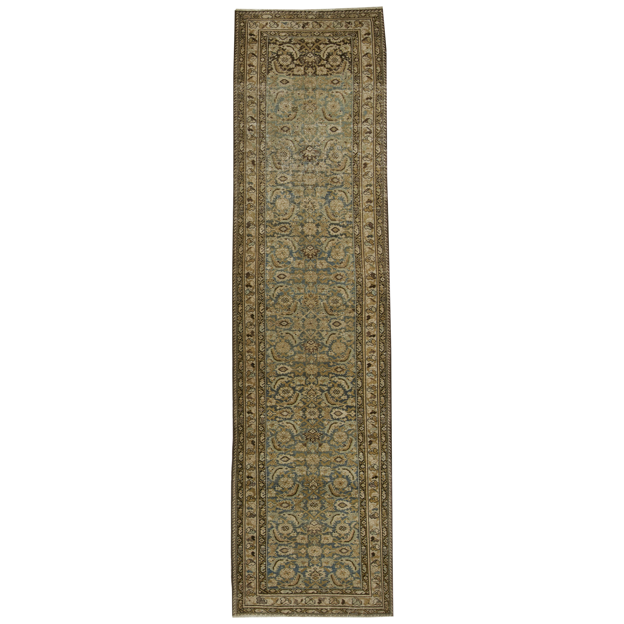 For generations, Elte has worked with expert local rug pickers throughout Morocco, Iran, Turkey and Europe to source vintage and antique rugs.