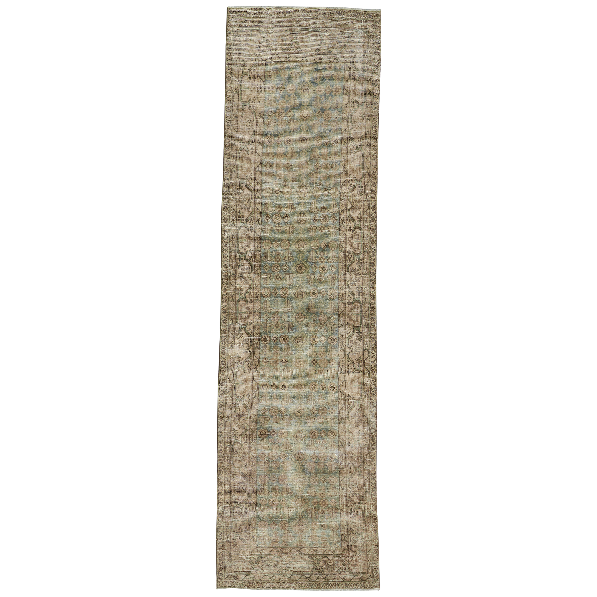 For generations, Elte has worked with expert local rug pickers throughout Morocco, Iran, Turkey and Europe to source vintage and antique rugs.
