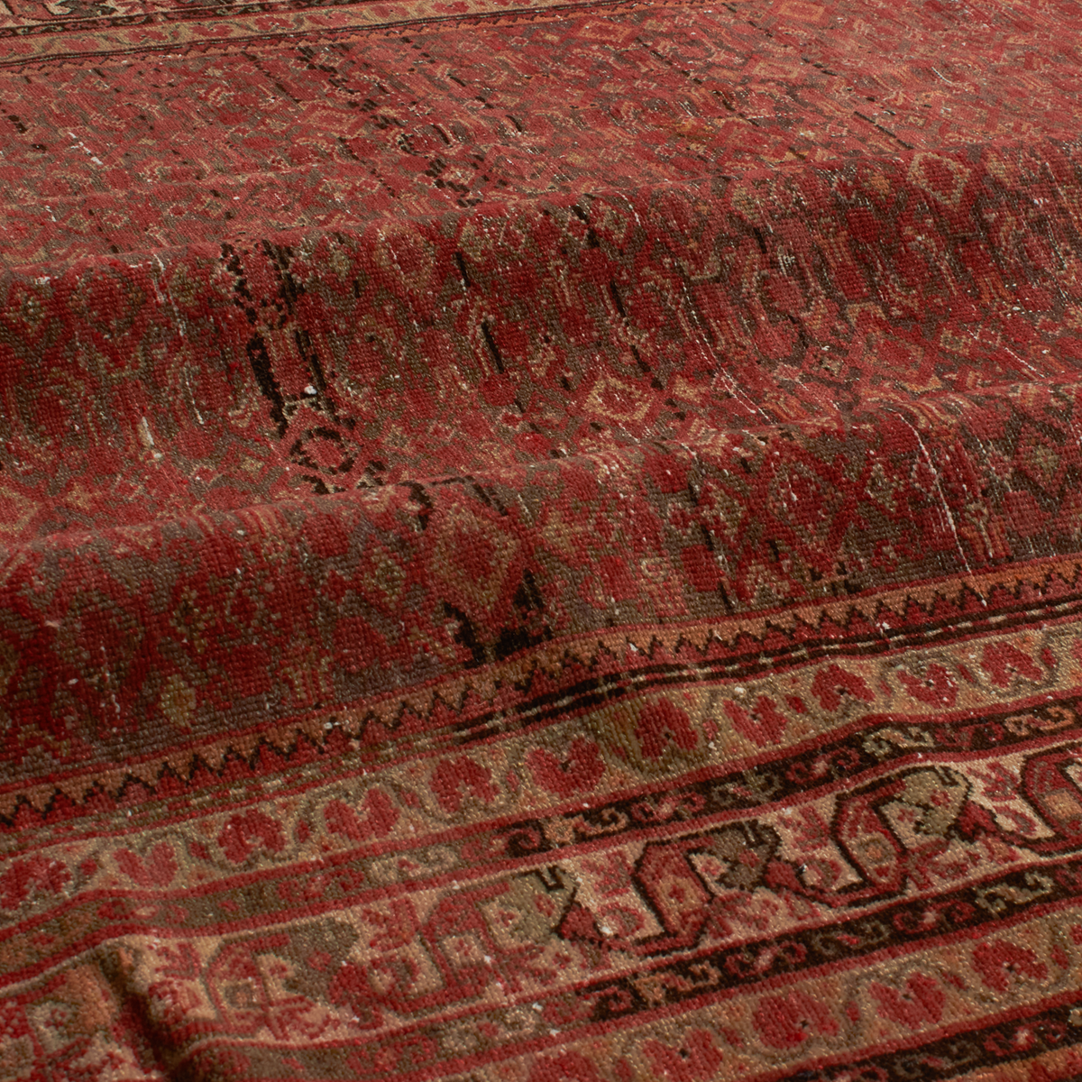For generations, Elte has worked with expert local rug pickers throughout Morocco, Iran, Turkey and Europe to source vintage and antique rugs.