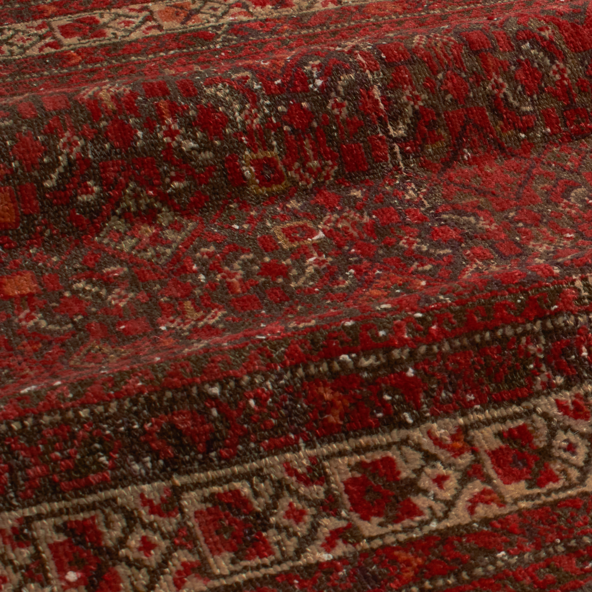 For generations, Elte has worked with expert local rug pickers throughout Morocco, Iran, Turkey and Europe to source vintage and antique rugs.