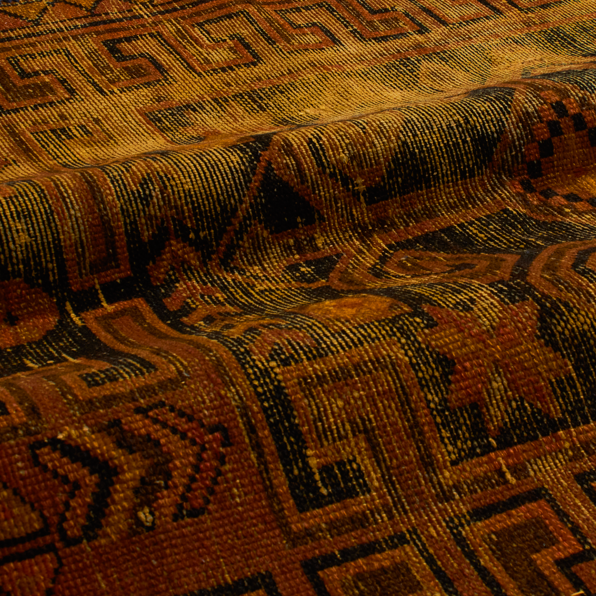 For generations, Elte has worked with expert local rug pickers throughout Morocco, Iran, Turkey and Europe to source vintage and antique rugs.