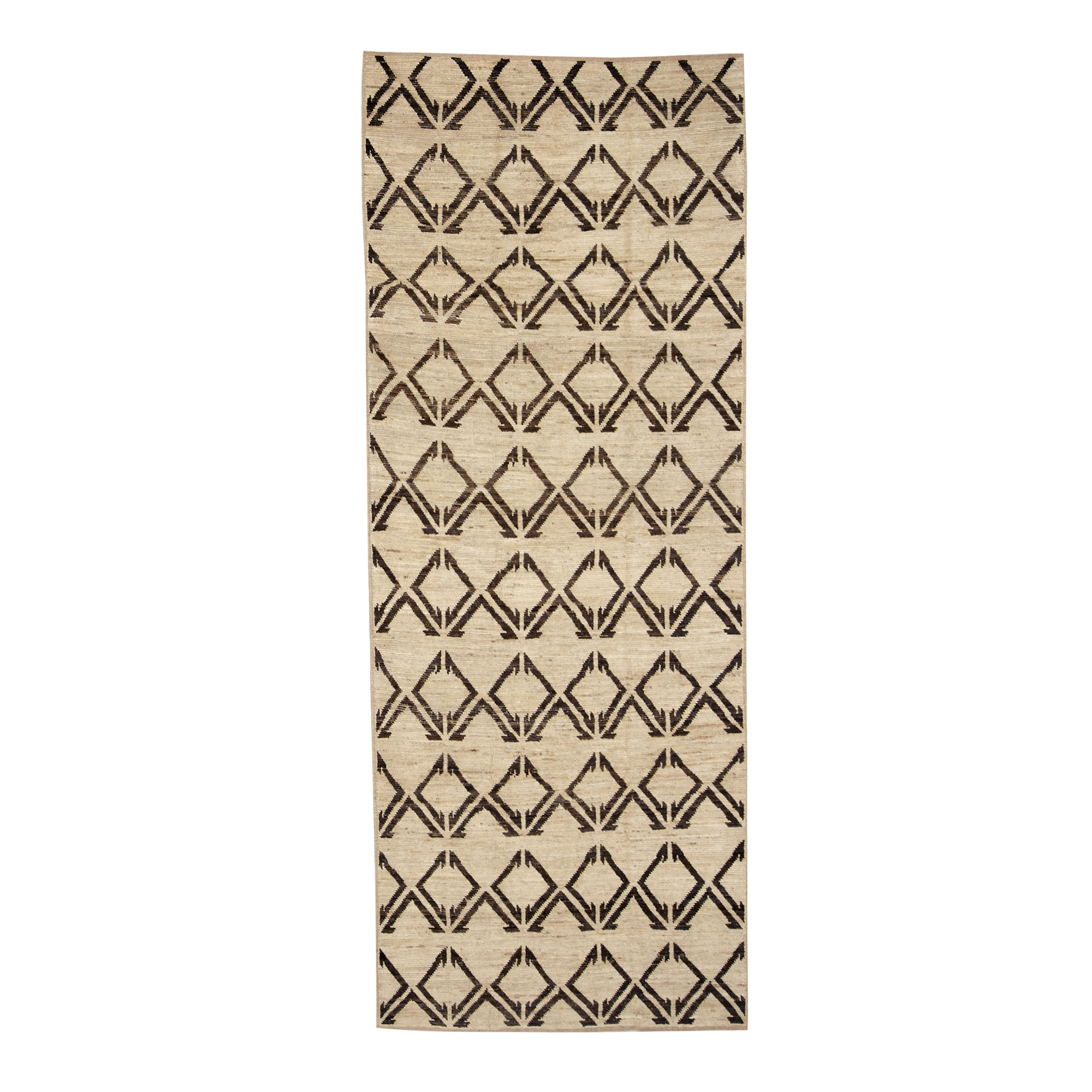 Revered for its lustre and soft hand, the natural qualities of wool from ancient Karakul sheep are honoured through restraint and refinement.
