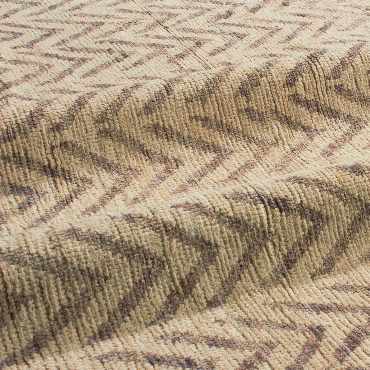 Revered for its lustre and soft hand, the natural qualities of wool from ancient Karakul sheep are honoured through restraint and refinement.