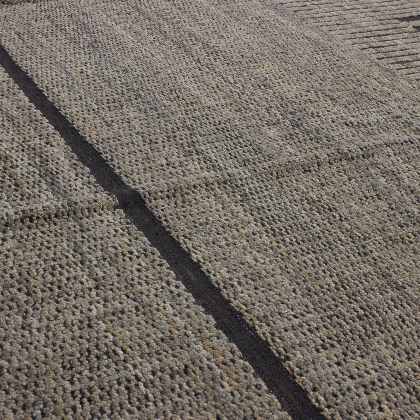 Revered for its lustre and soft hand, the natural qualities of wool from ancient Karakul sheep are honoured through restraint and refinement.