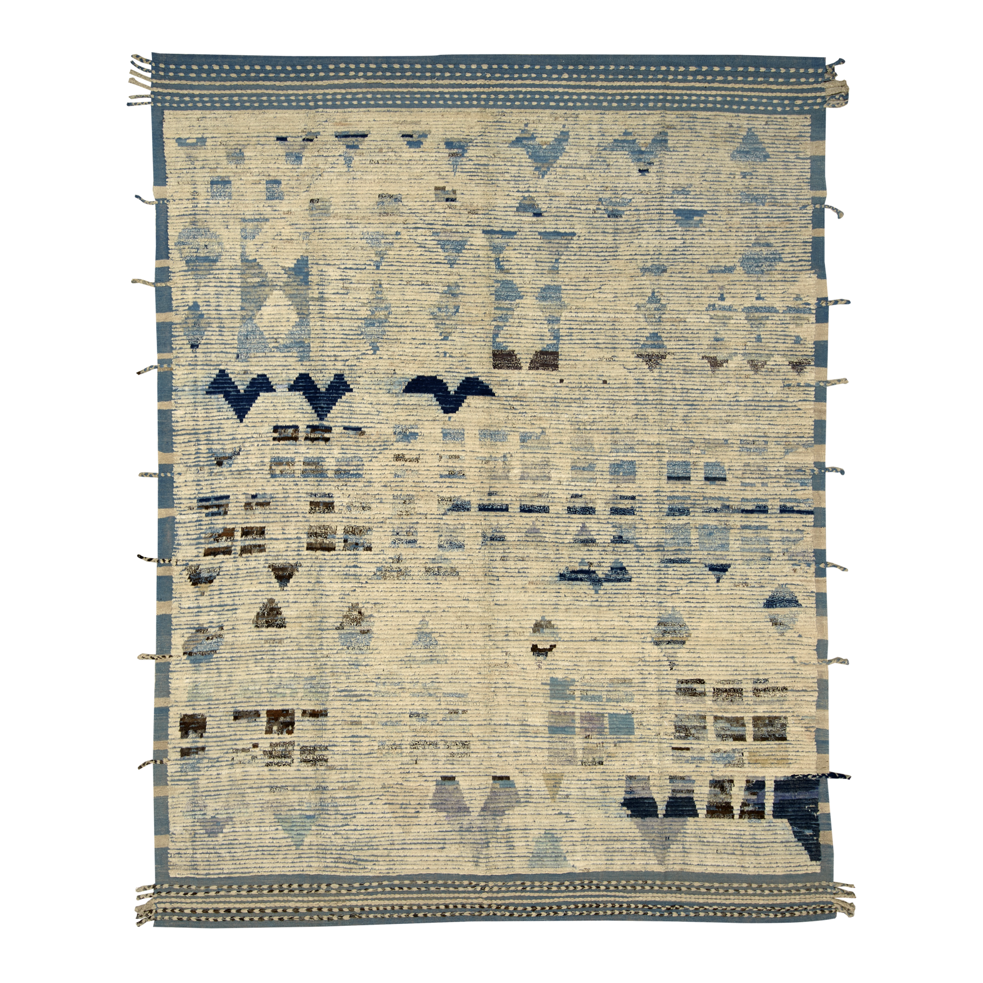 Revered for its lustre and soft hand, the natural qualities of wool from ancient Karakul sheep are honoured through restraint and refinement.