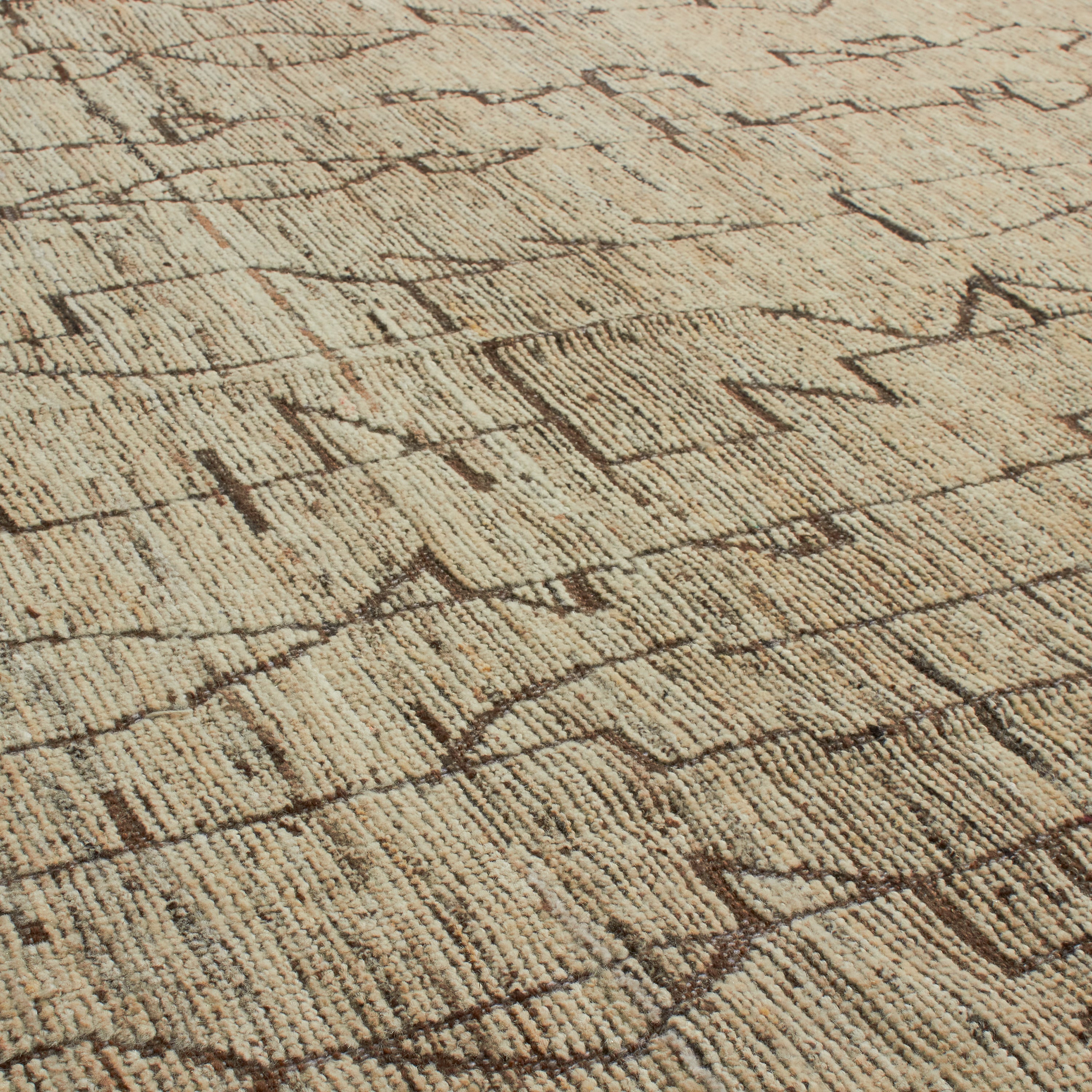 Revered for its lustre and soft hand, the natural qualities of wool from ancient Karakul sheep are honoured through restraint and refinement.