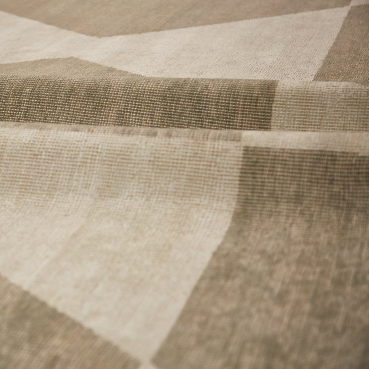 TP 16 Olive/Ivory