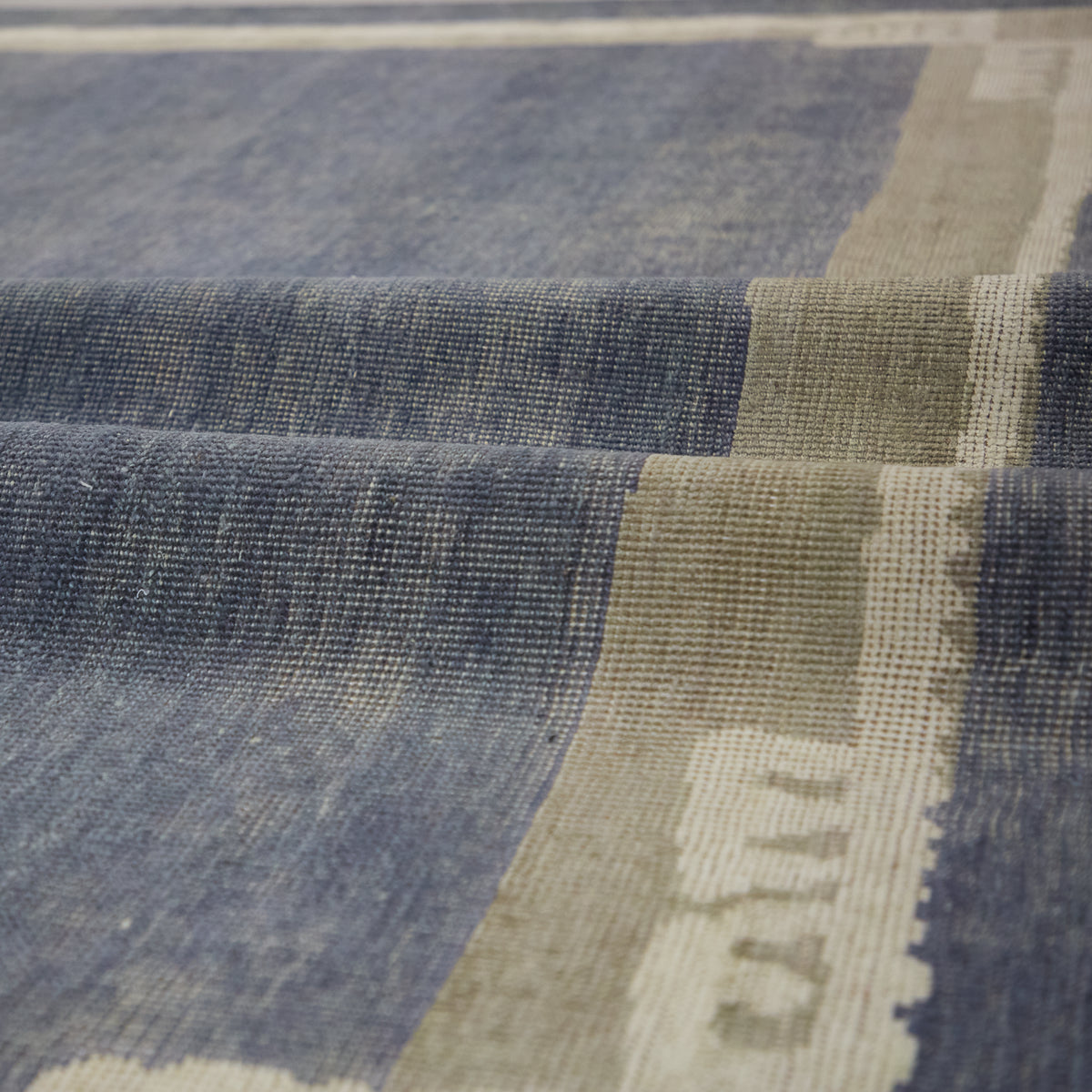 TP 17 Navy/Beige
