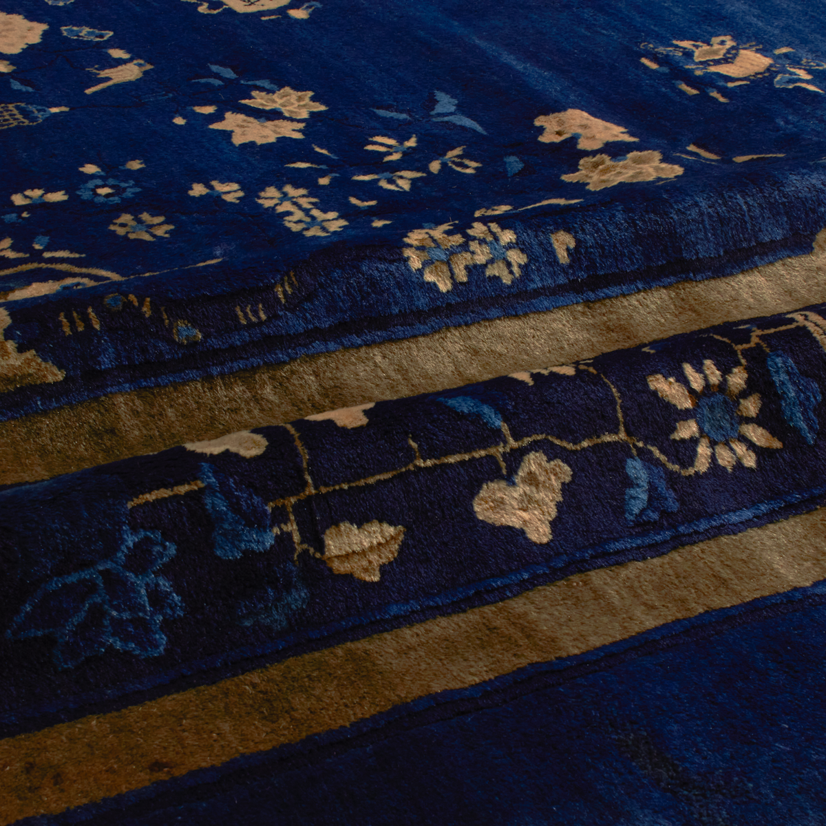 For generations, Elte has worked with expert local rug pickers throughout Morocco, Iran, Turkey and Europe to source vintage and antique rugs.