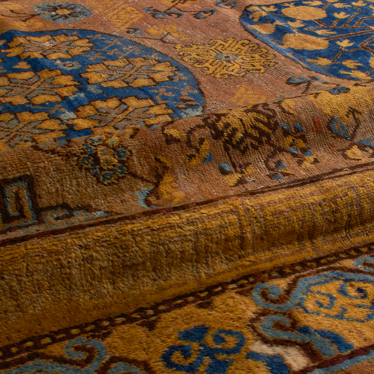For generations, Elte has worked with expert local rug pickers throughout Morocco, Iran, Turkey and Europe to source vintage and antique rugs.