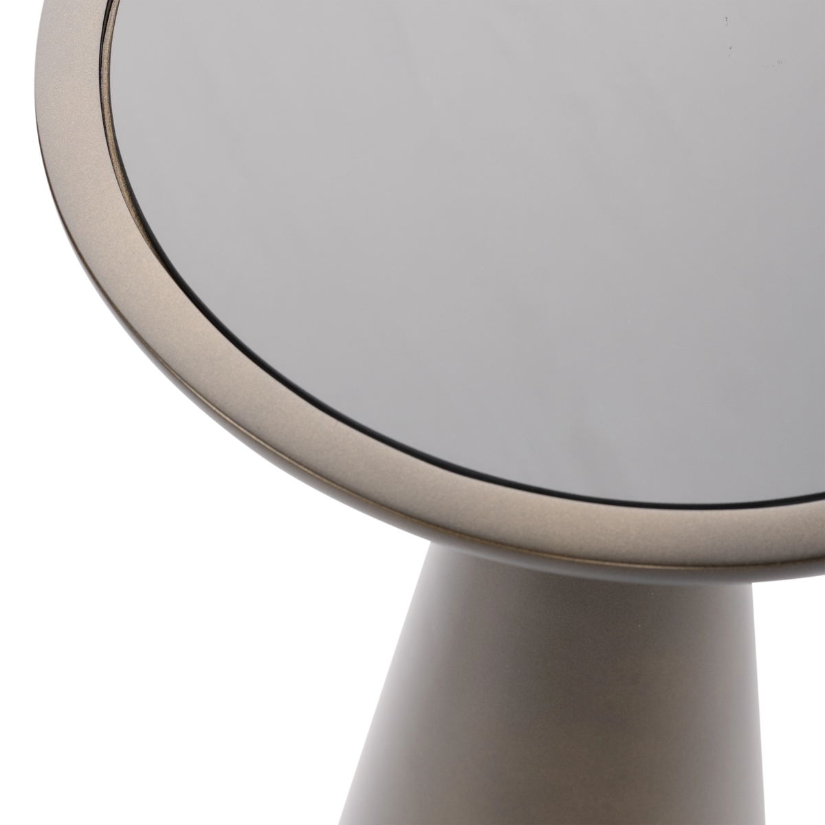 Taper Pull Up Table