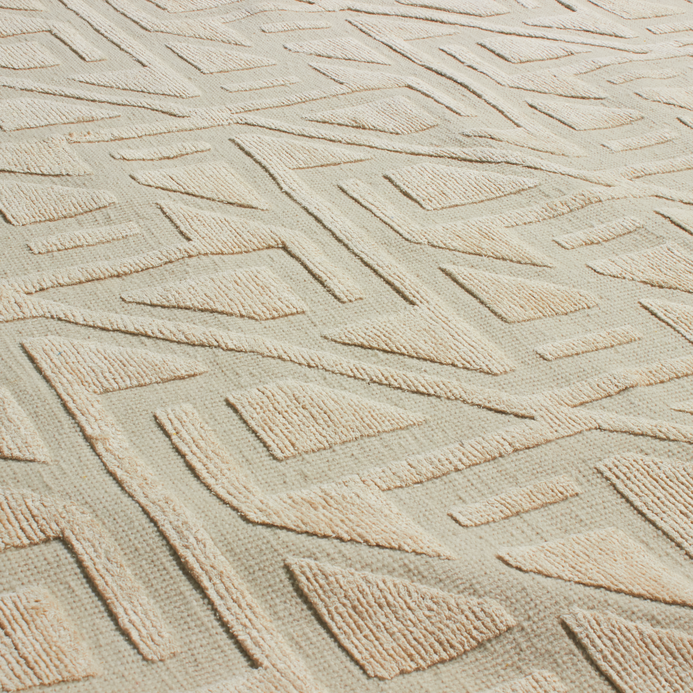 Part of our Contemporary Moroccan Collection, Kilim Zamour rugs are laced with meaning and cultural significance.