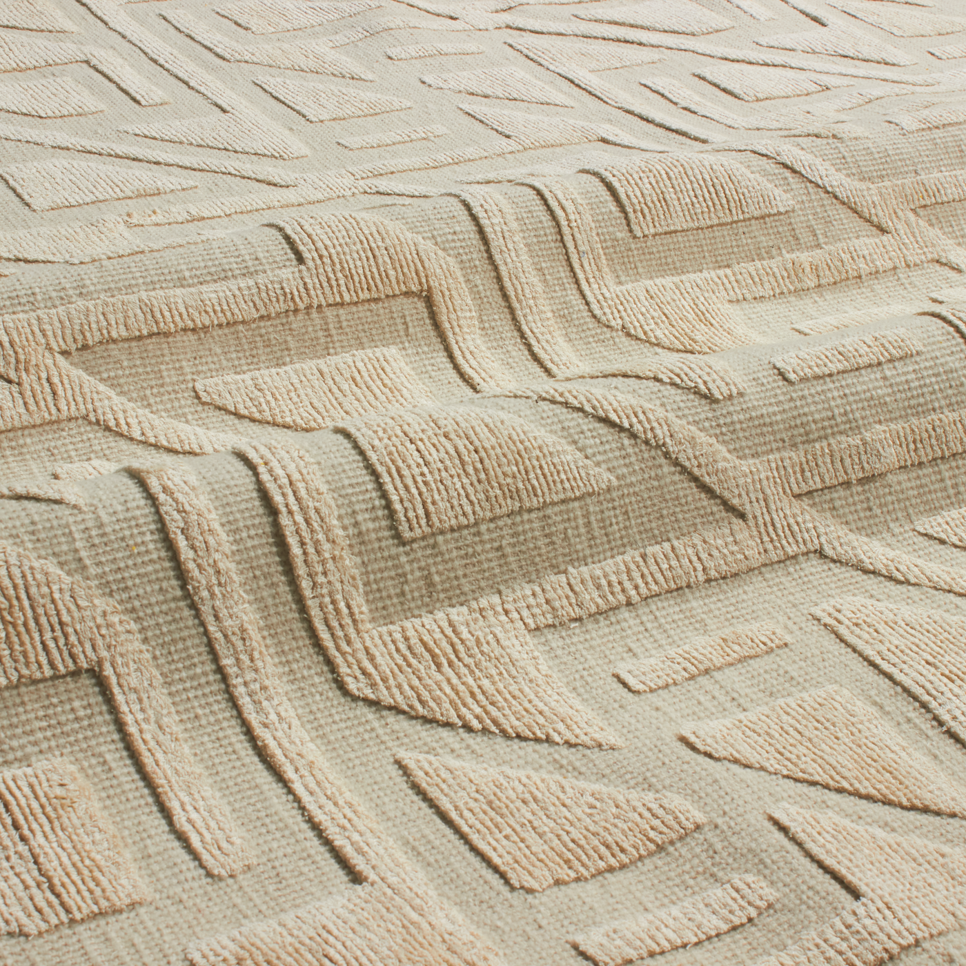 Part of our Contemporary Moroccan Collection, Kilim Zamour rugs are laced with meaning and cultural significance.