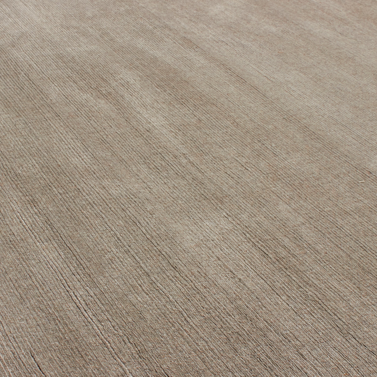 Laini Taupe