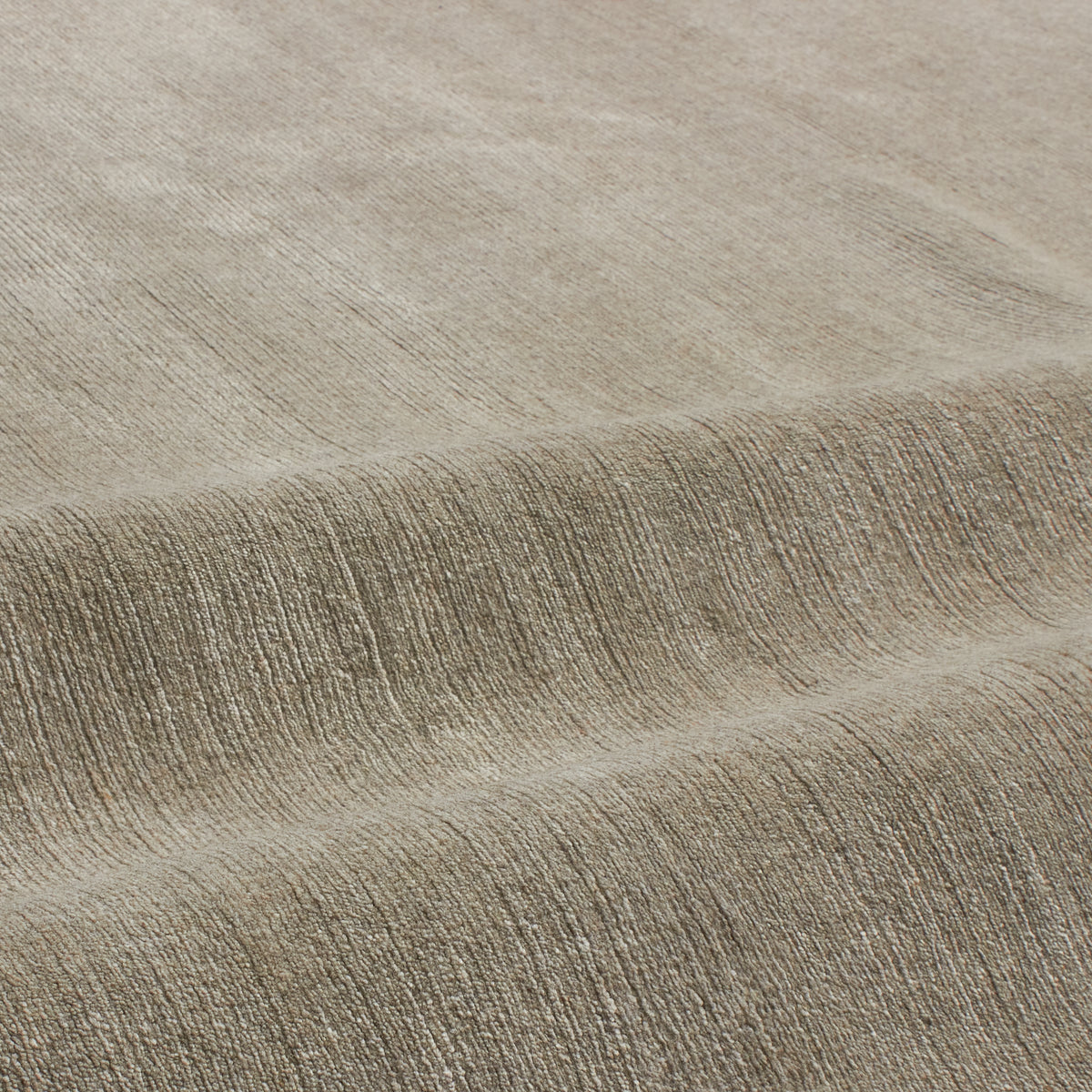 Laini Taupe