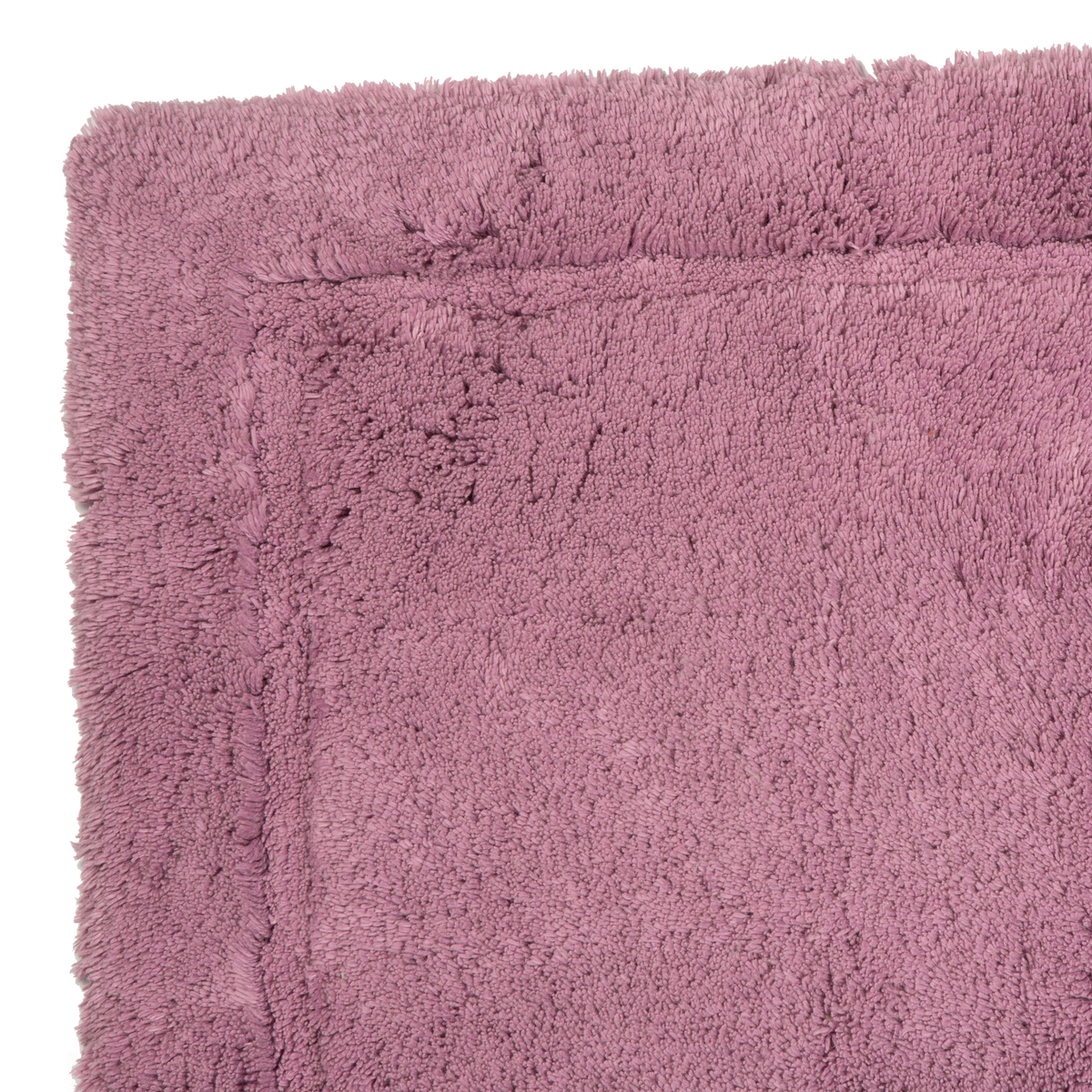 Made from 100% Egyptian combed cotton, the Must Bath Mat provides a soft and sumptuous layer underfoot.
