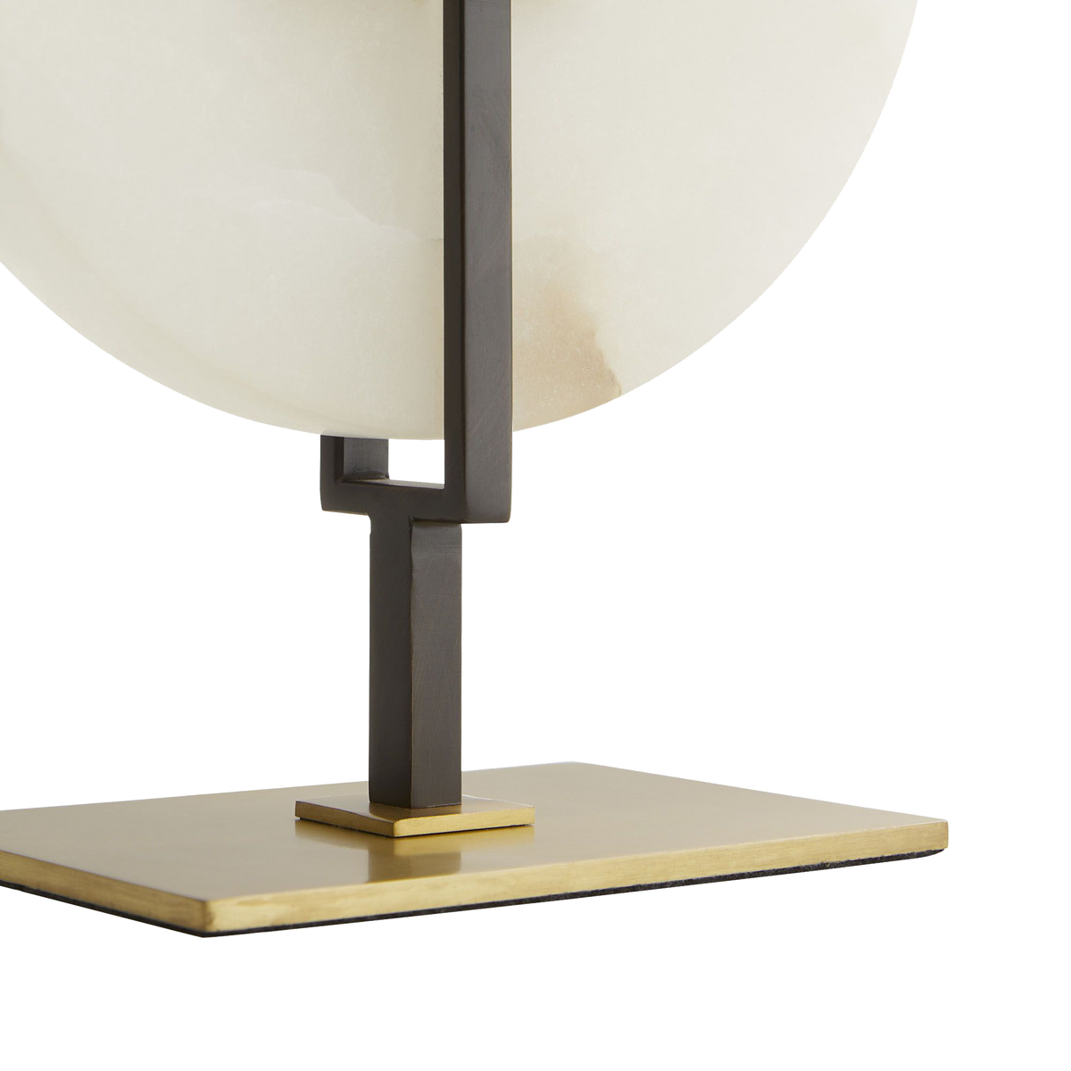 This Kasen Sculpture draws from the art deco period of the early 20th century.