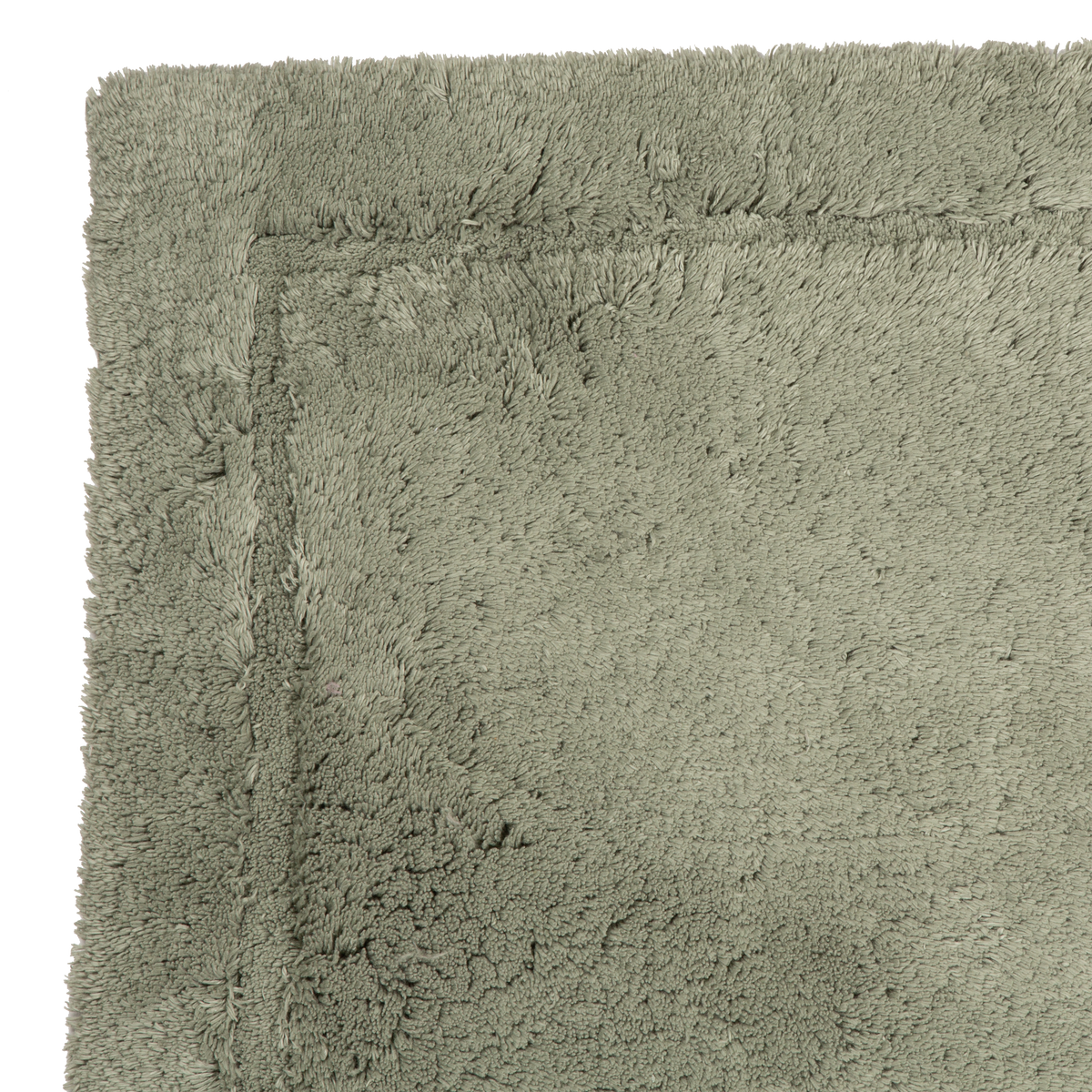 Made from 100% Egyptian combed cotton, the Must Bath Mat provides a soft and sumptuous layer underfoot.