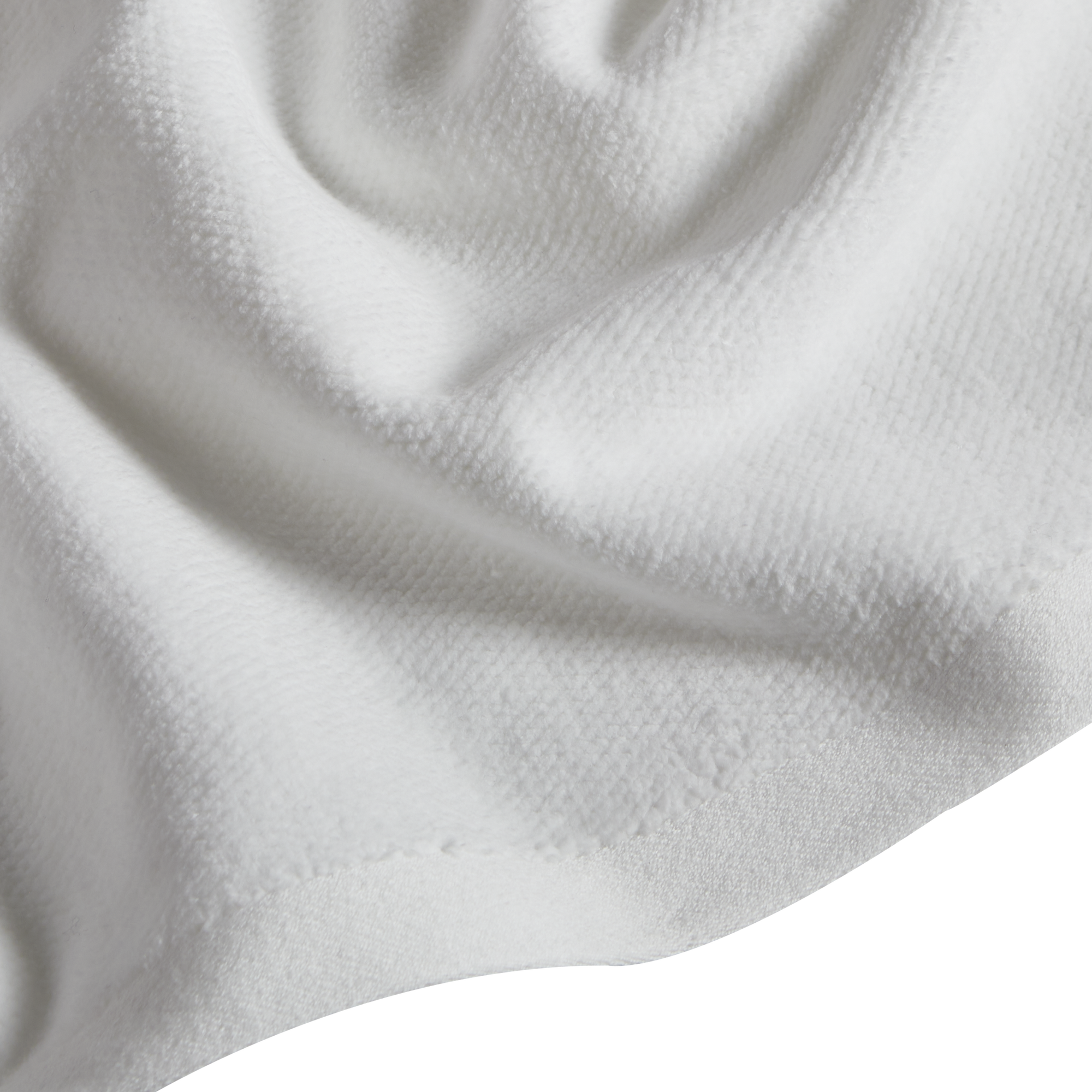 Take comfort in the luxurious feel of Velour towels: its subtle diamond-weave velour is backed with absorbent terrycloth to swaddle you in style—morning, noon, on night.