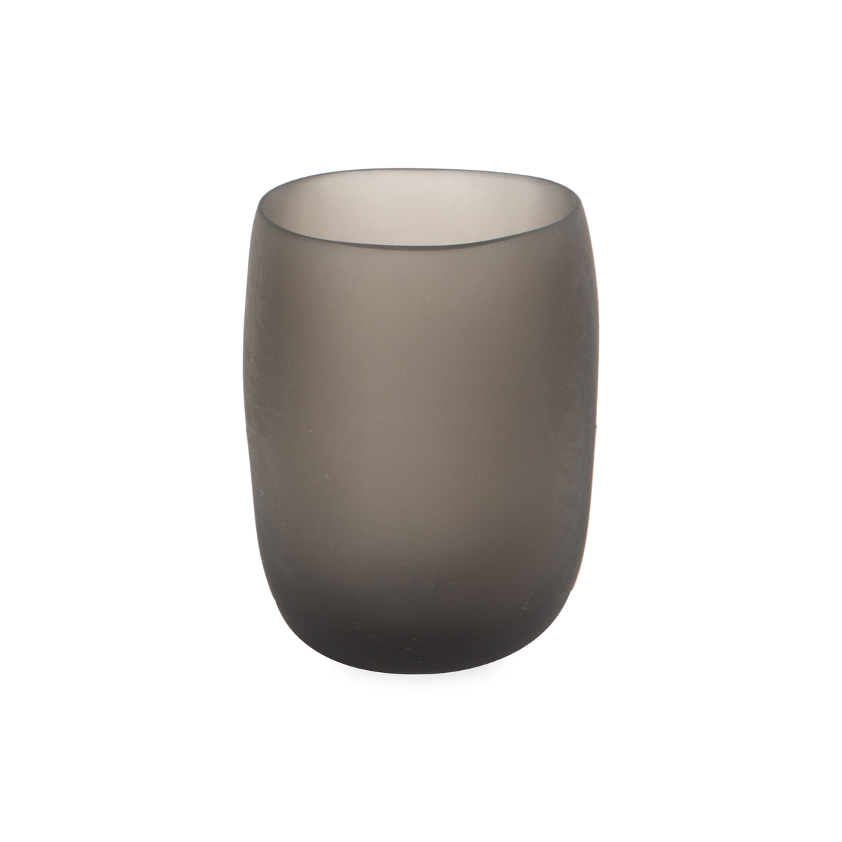 The refined, yet simple design of the Resin Collection is a stylish way to neatly organize small bath necessities.