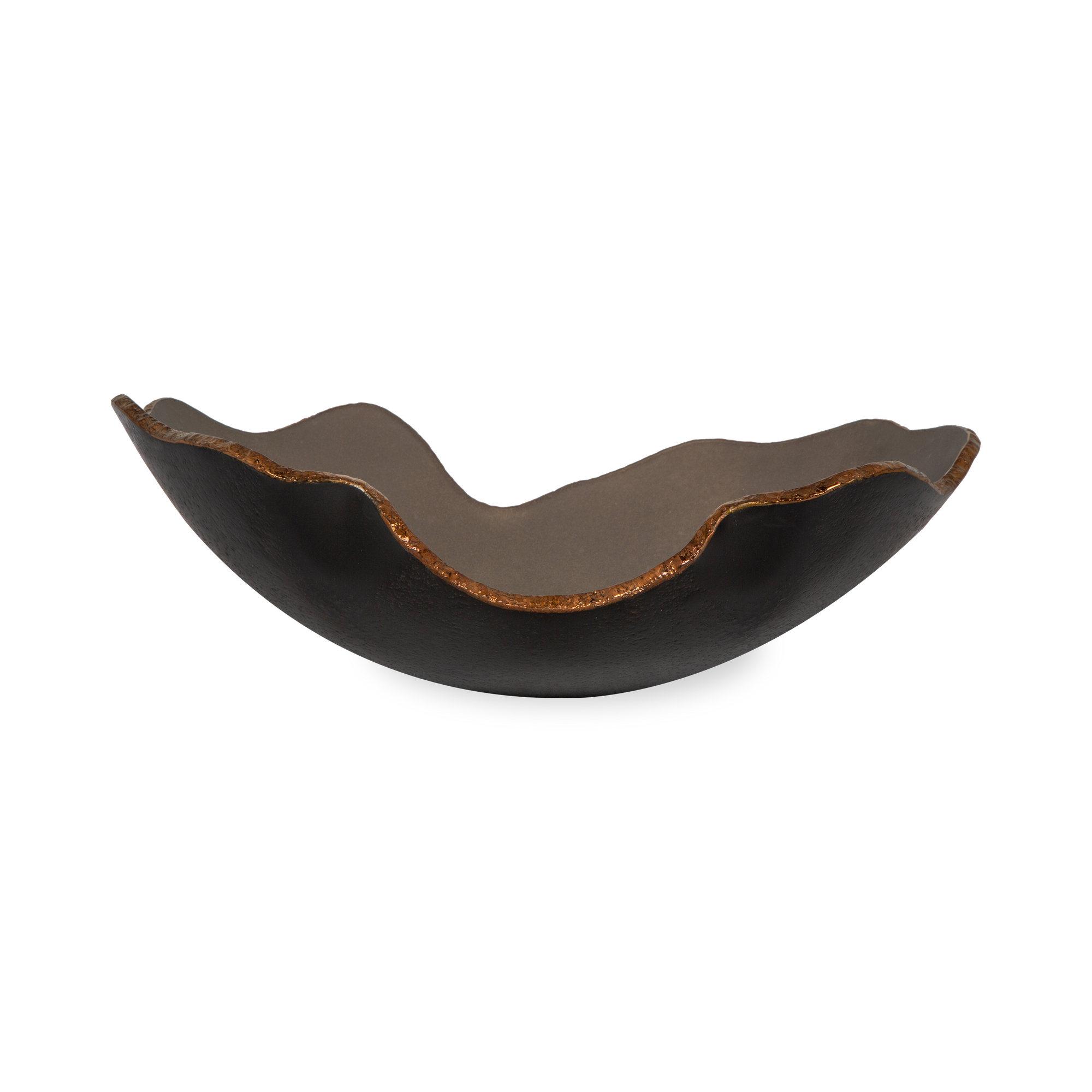 These exquisite pieces are the work of Brazilian glass artist Regina Medeiros.