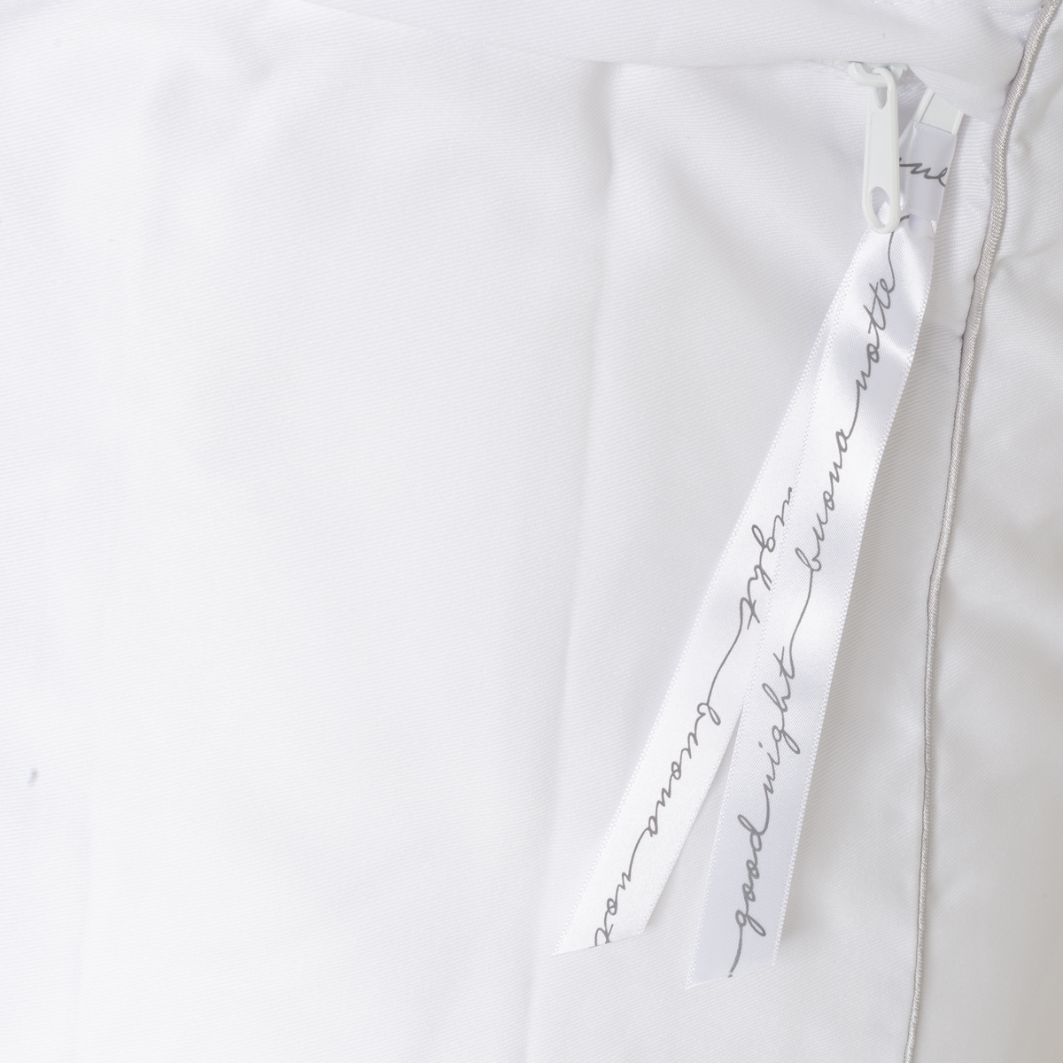 With humble beginnings as a small Canadian family business, St Genève has established itself as a fine maker of quality and luxurious duvets and pillows.
