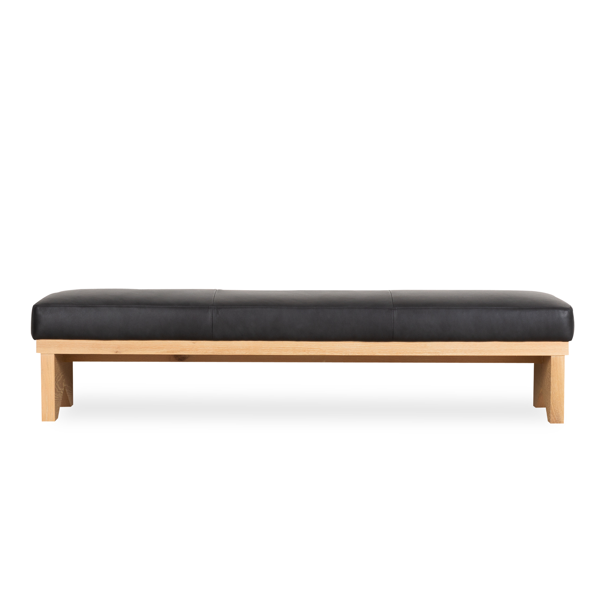 Inspired by the legacy of the famous designer Pierre Jeanneret, the Pierre Bench offers a timeless design.