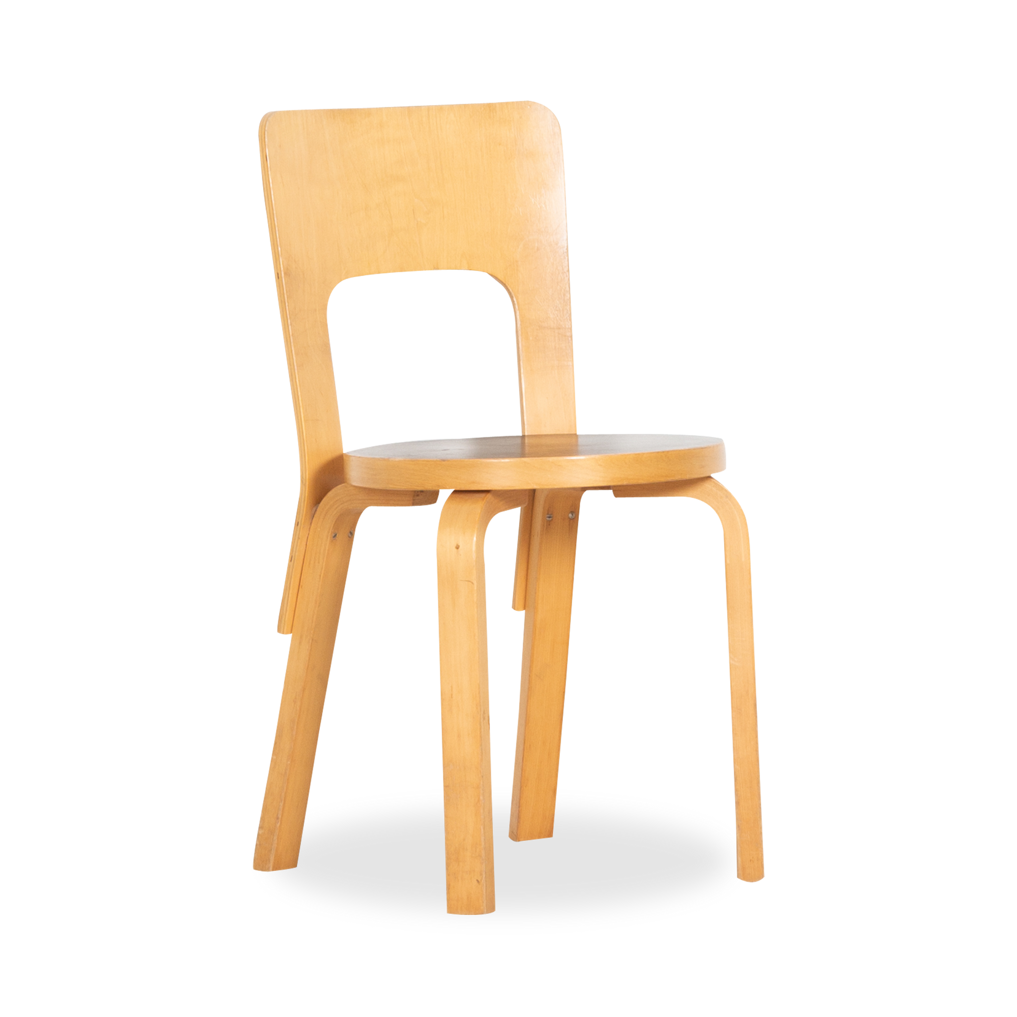 An icon of Scandinavian design, this vintage MD66 Chair was designed by Alvar Aalto and manufactured by Artek, circa 1960s.