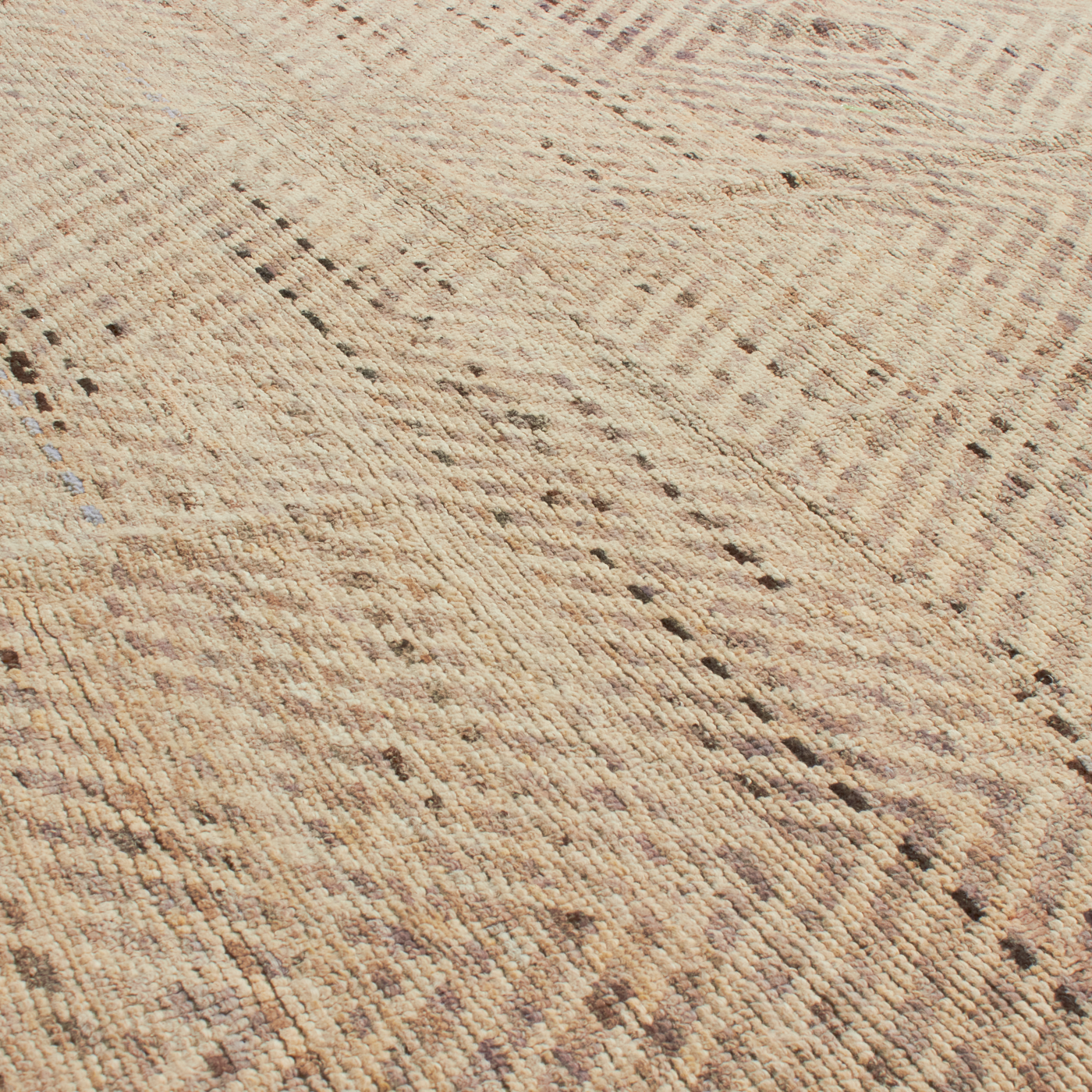 Revered for its lustre and soft hand, the natural qualities of wool from ancient Karakul sheep are honoured through restraint and refinement.