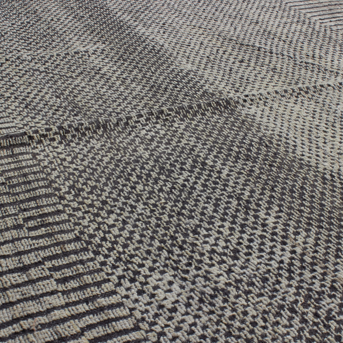 Revered for its lustre and soft hand, the natural qualities of wool from ancient Karakul sheep are honoured through restraint and refinement.