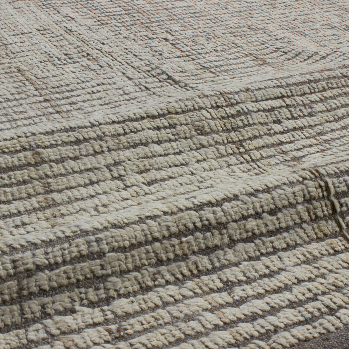 Revered for its lustre and soft hand, the natural qualities of wool from ancient Karakul sheep are honoured through restraint and refinement.
