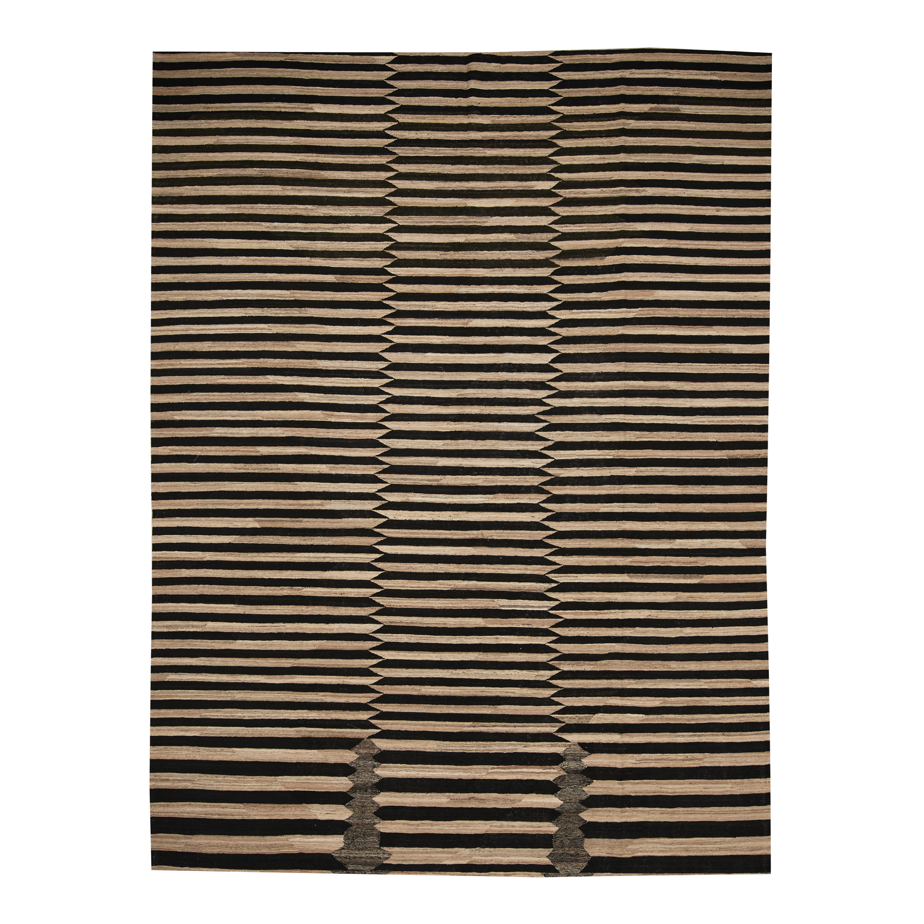Revered for its lustre and soft hand, the natural qualities of wool from ancient Karakul sheep are honoured through restraint and refinement.