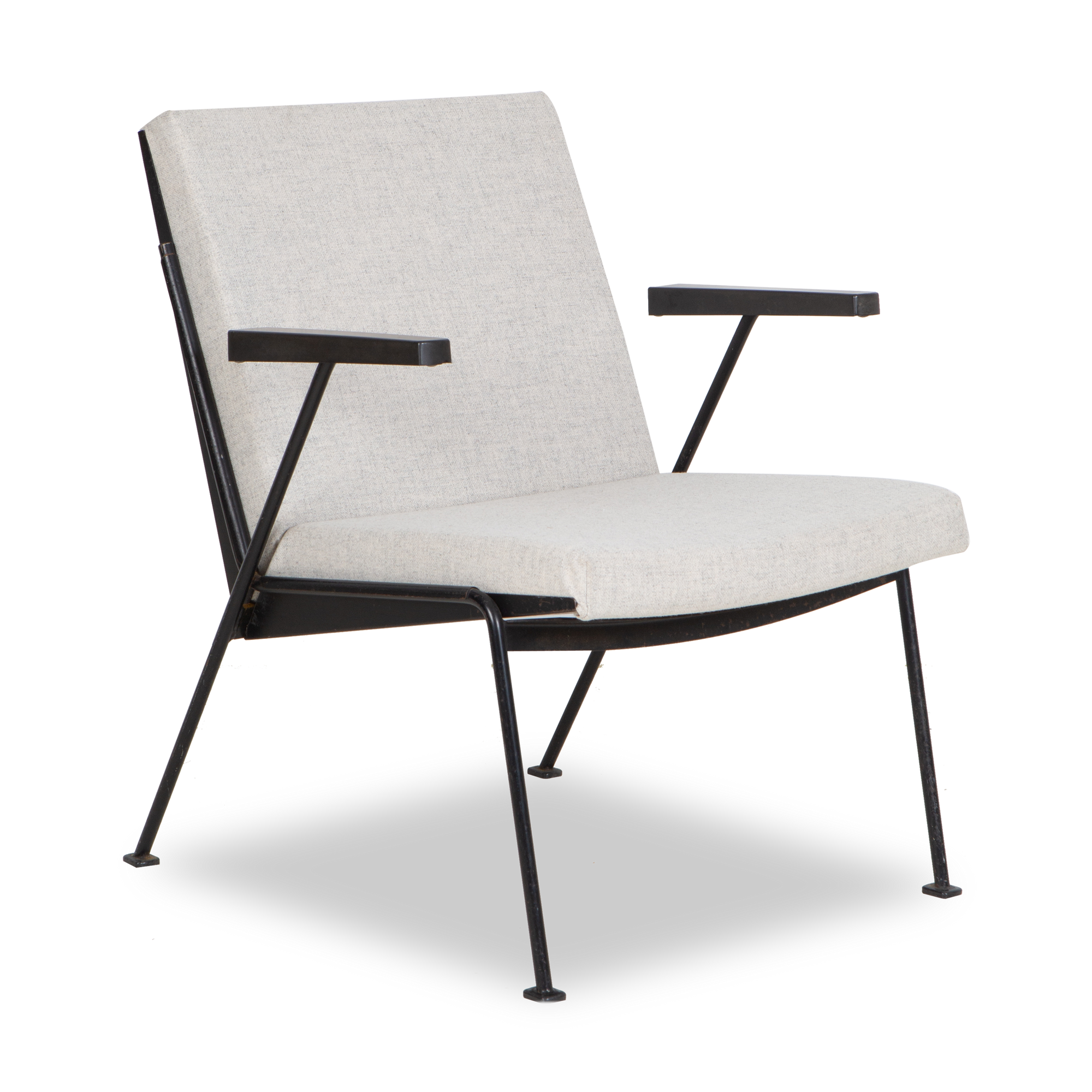 A chic display of the Bauhaus style, this Vintage Oase Lounge Chair was designed by Wim Rietveld for Gispen, circa 1950s.