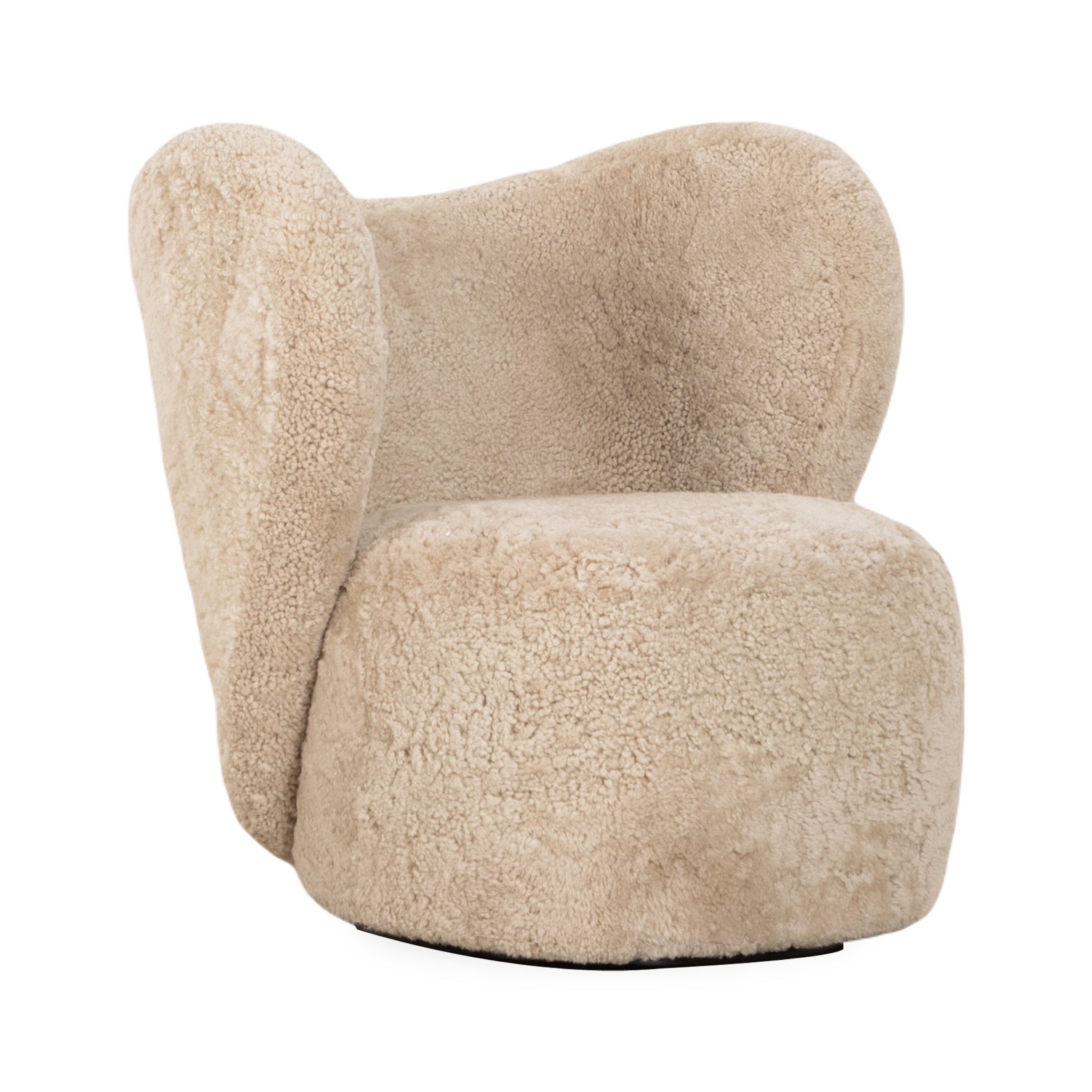 With a sculptural and organic shape, the Little Big Chair offers a bold silhouette with a welcoming presence.