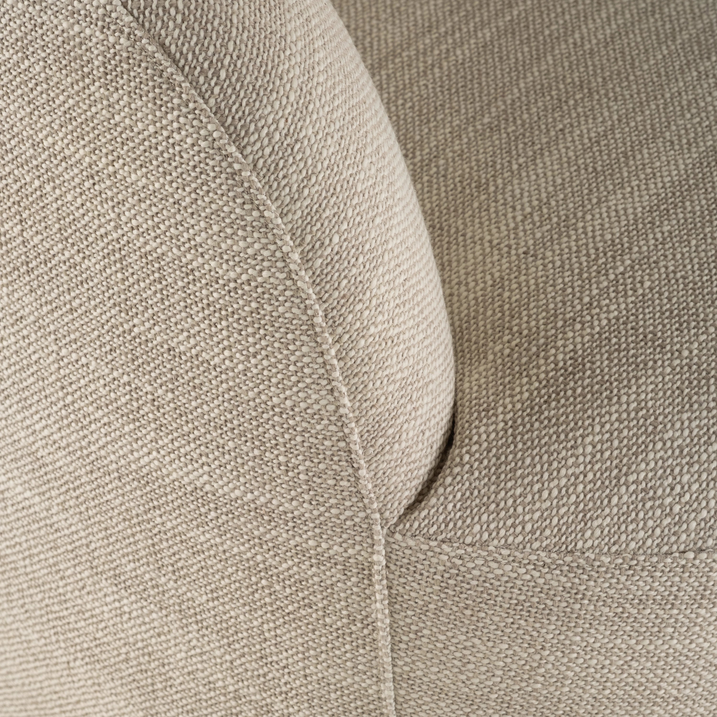 Arcus Lounge Chair
