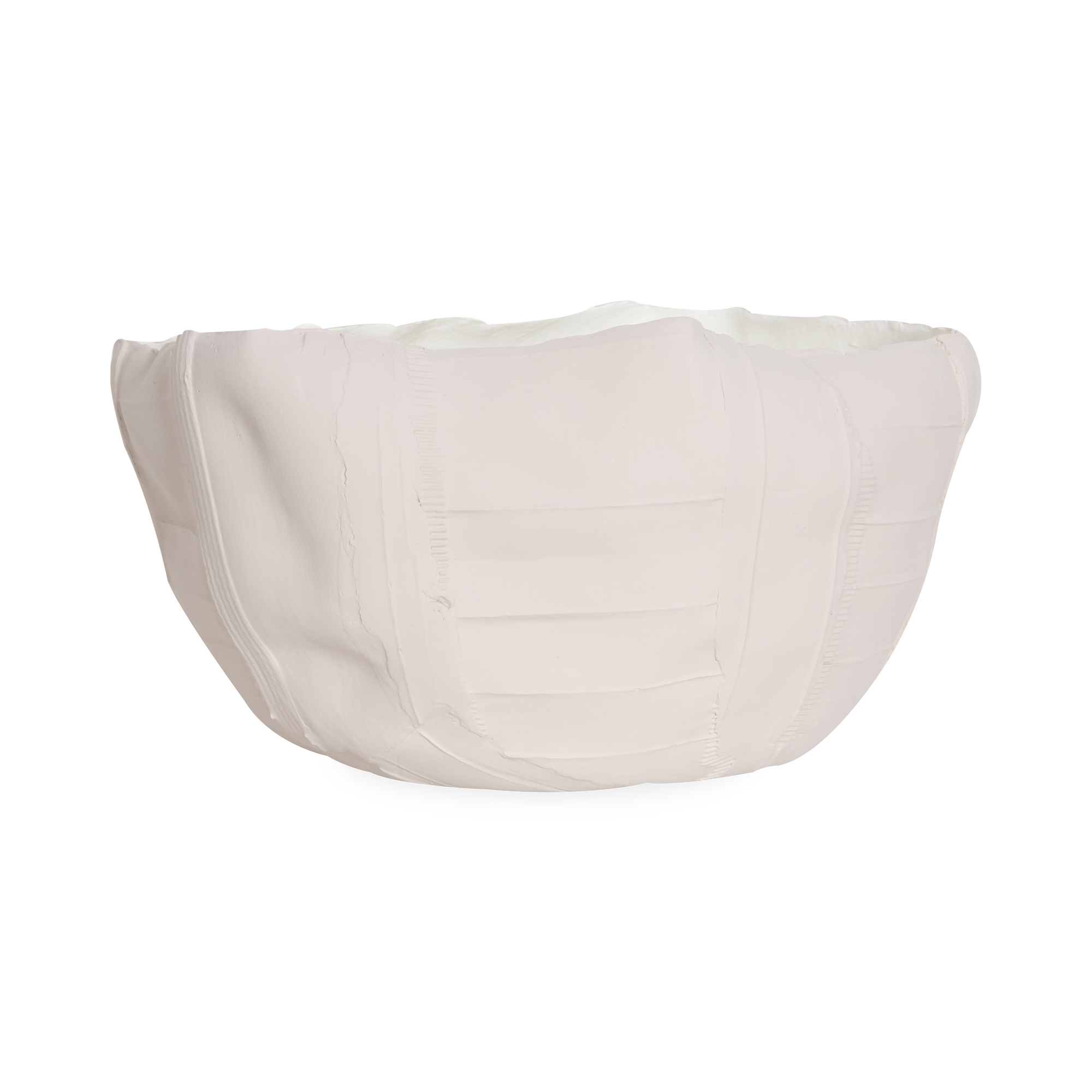 With a captivating sculptural silhouette and a truly elegant texture that dances with the light of the day, the Corteccia Bowl embraces imperfection and asymmetry.