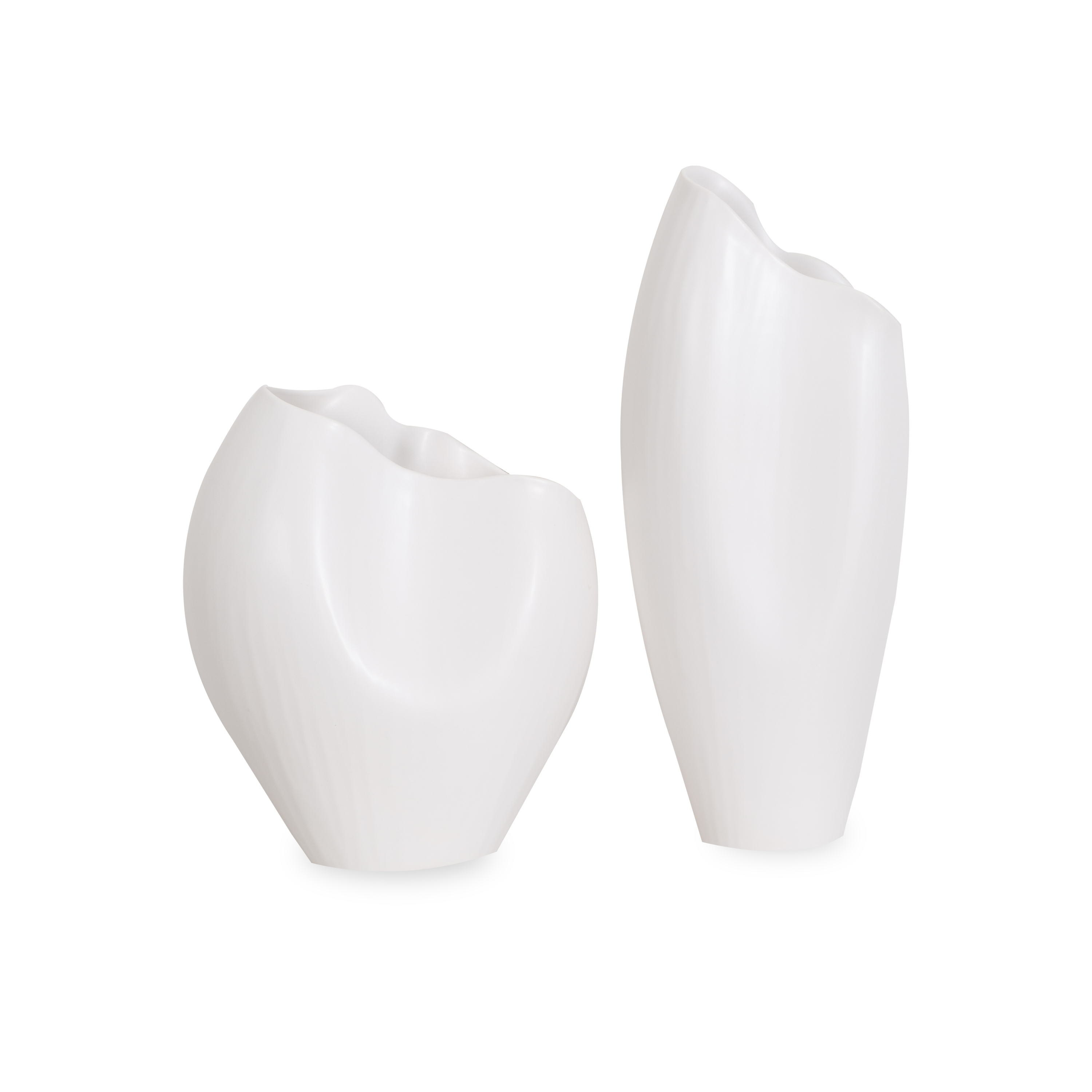 Characterized by its asymmetrical opening and its eloquent silhouette, this Horn Vase can provide a contemporary flair with its amicable design, subtle textures and its handcrafted