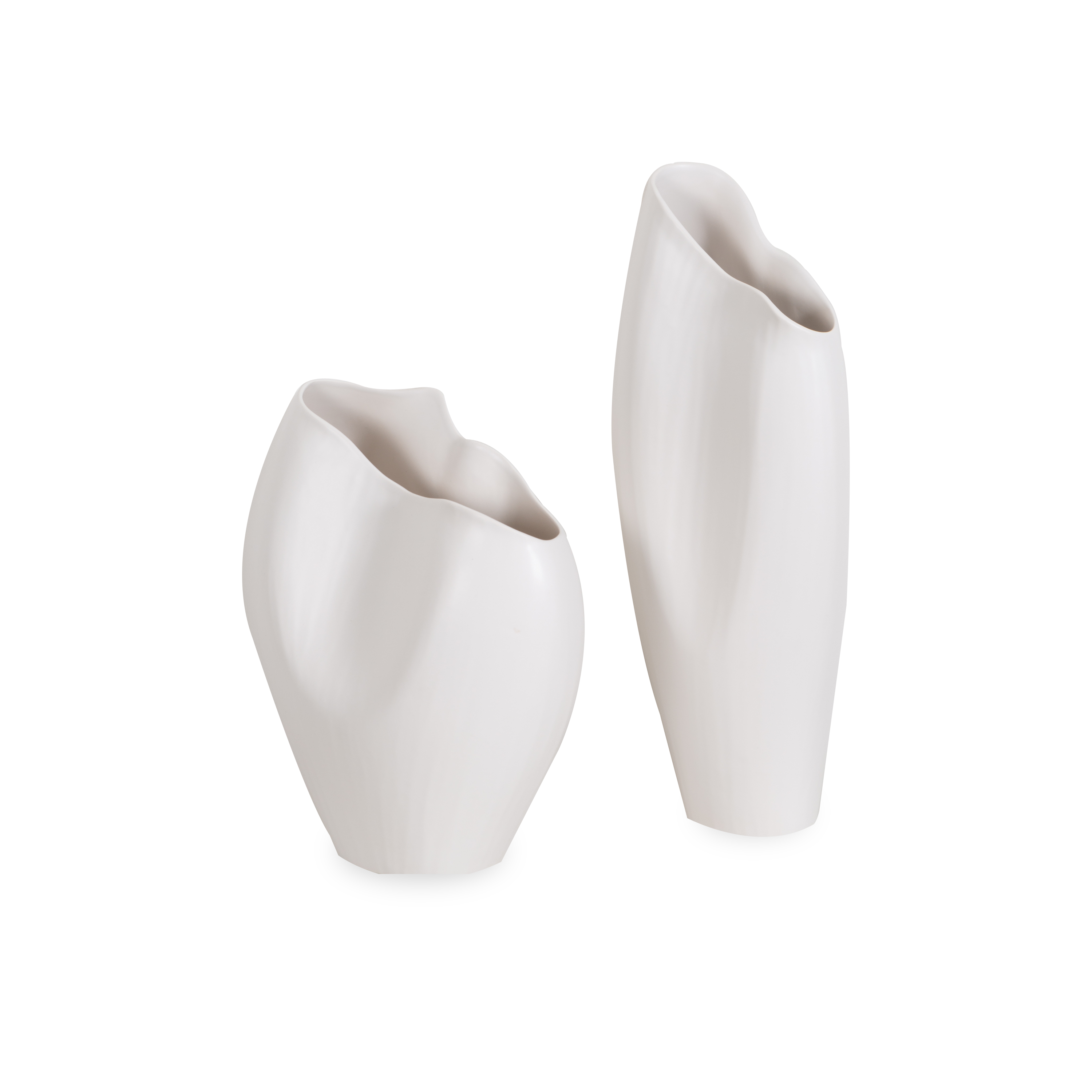 Characterized by its asymmetrical opening and its eloquent silhouette, this Horn Vase can provide a contemporary flair with its amicable design, subtle textures and its handcrafted