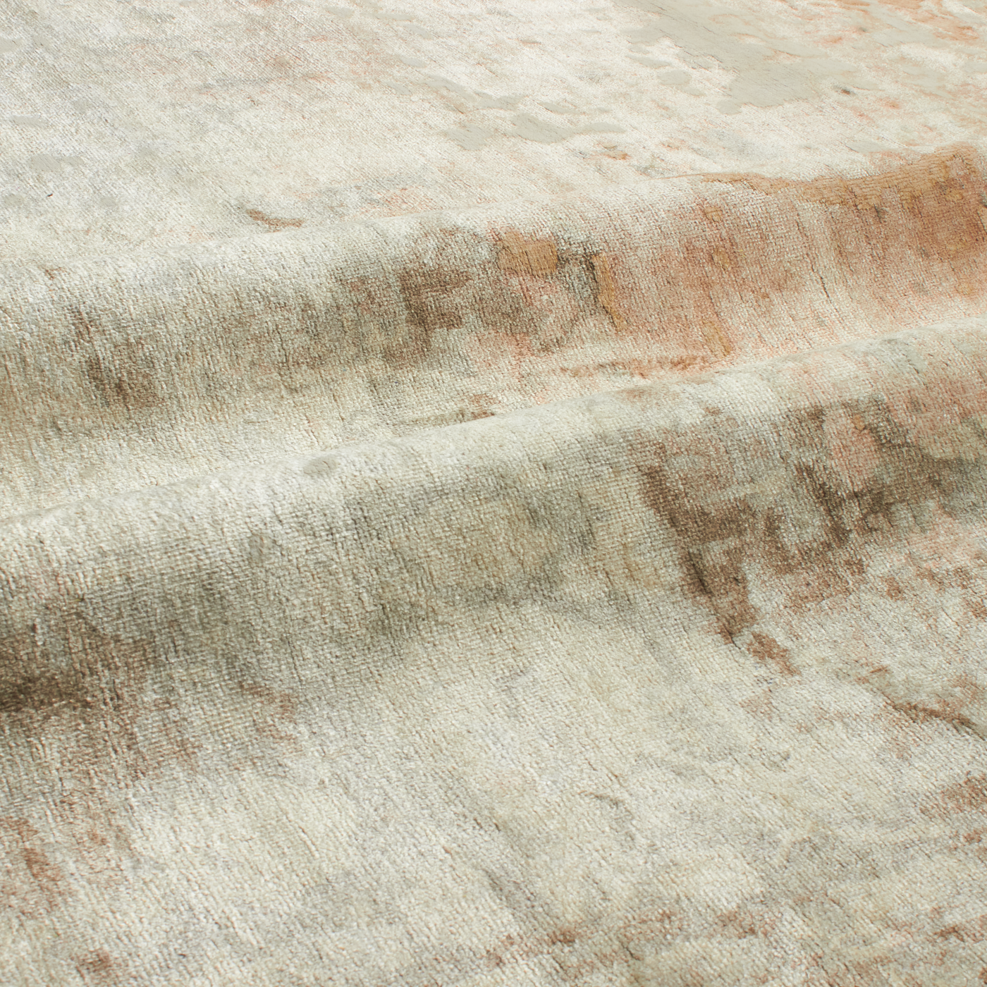 About the Bloom Collection:One of Elte's most sought after collections, this tiny boutique production out of Jaipur focuses on only the most intricately designed pieces featuring t