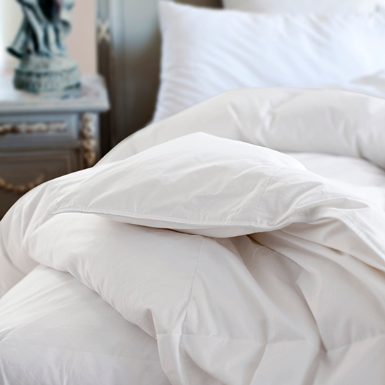 With humble beginnings as a small Canadian family business, St Genève has established itself as a fine maker of quality and luxurious duvets and pillows.