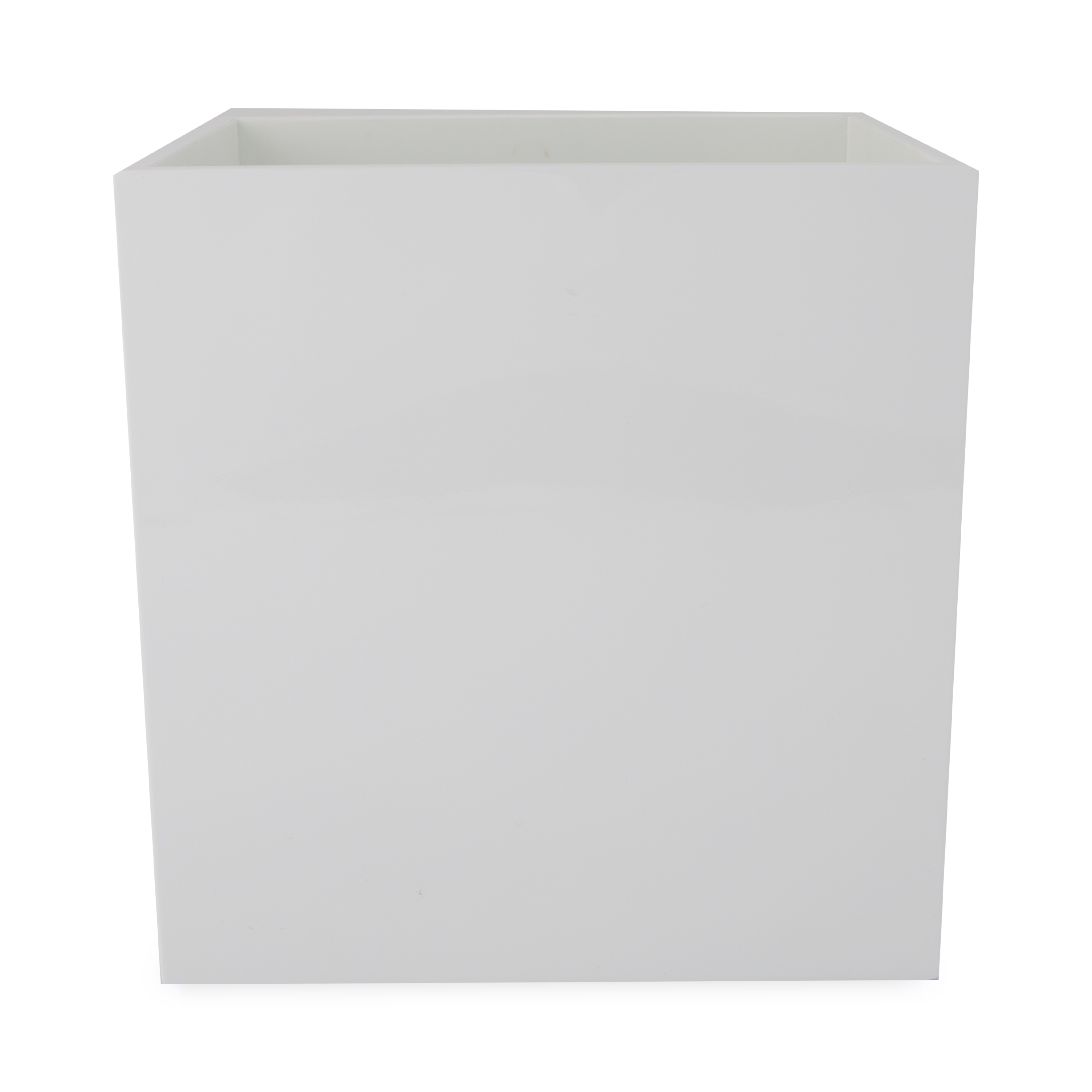 The Richmond collection features rectangular geometric shapes and clean, sleek silhouette.