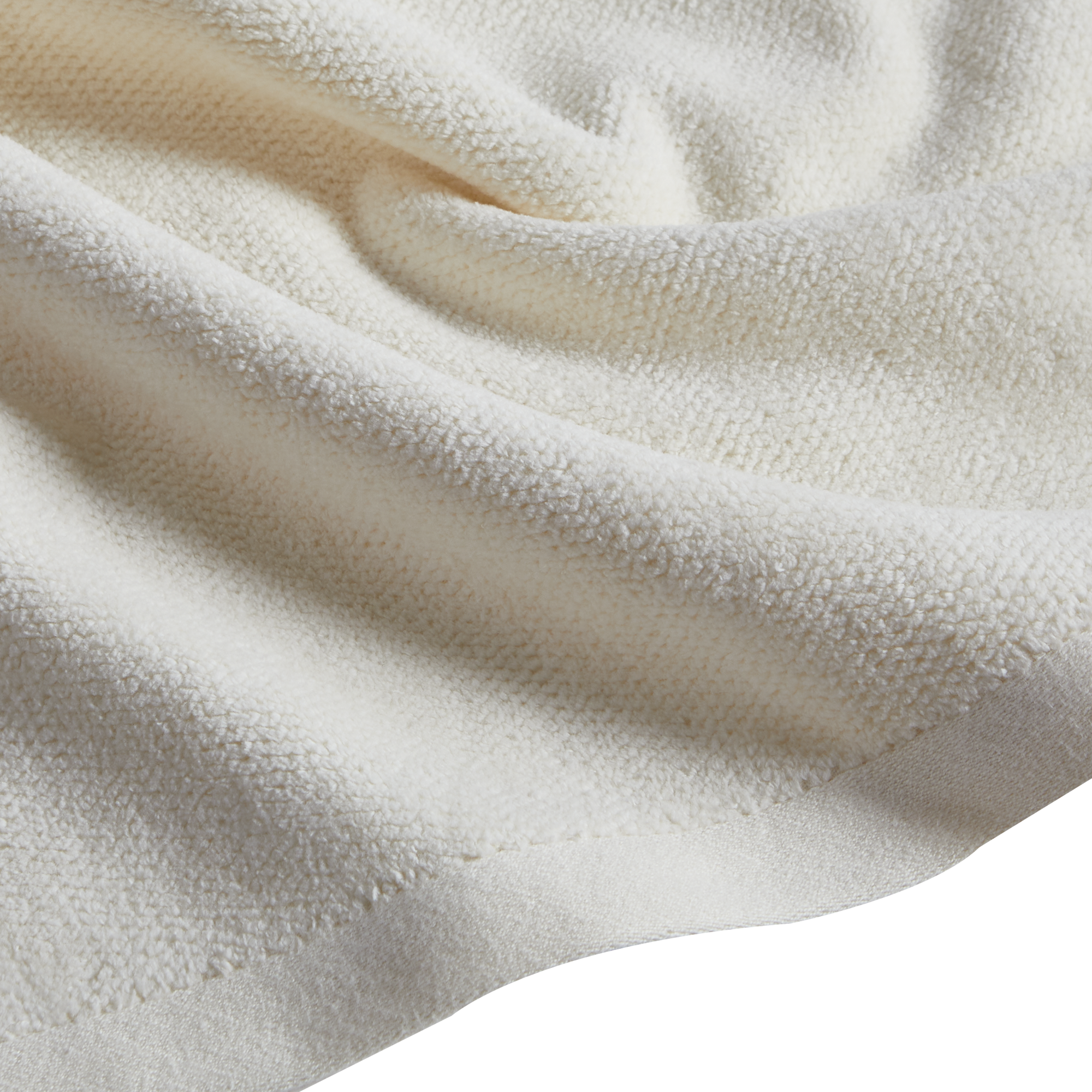 Take comfort in the luxurious feel of Velour towels: its subtle diamond-weave velour is backed with absorbent terrycloth to swaddle you in style—morning, noon, on night.