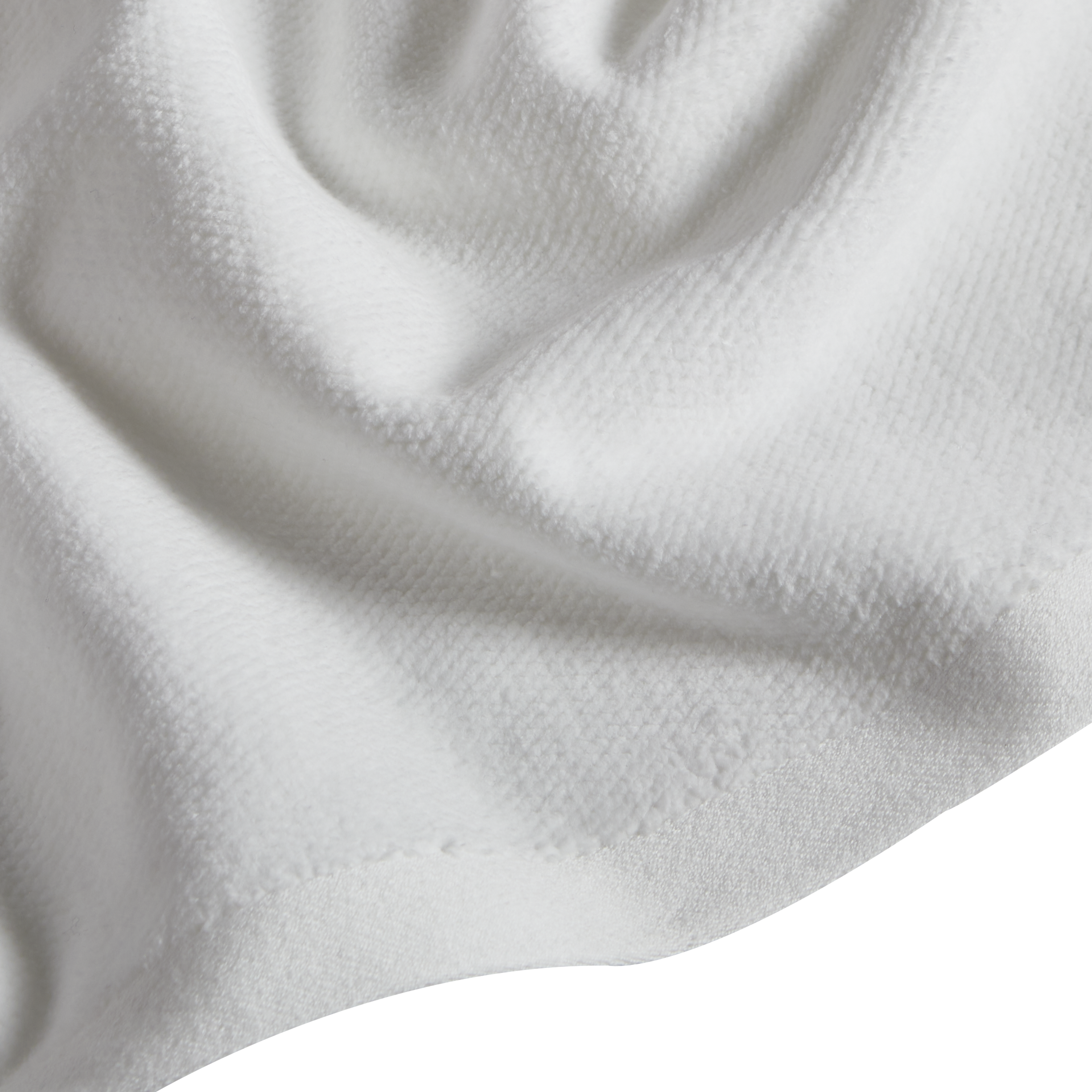 Take comfort in the luxurious feel of Velour towels: its subtle diamond-weave velour is backed with absorbent terrycloth to swaddle you in style—morning, noon, on night.